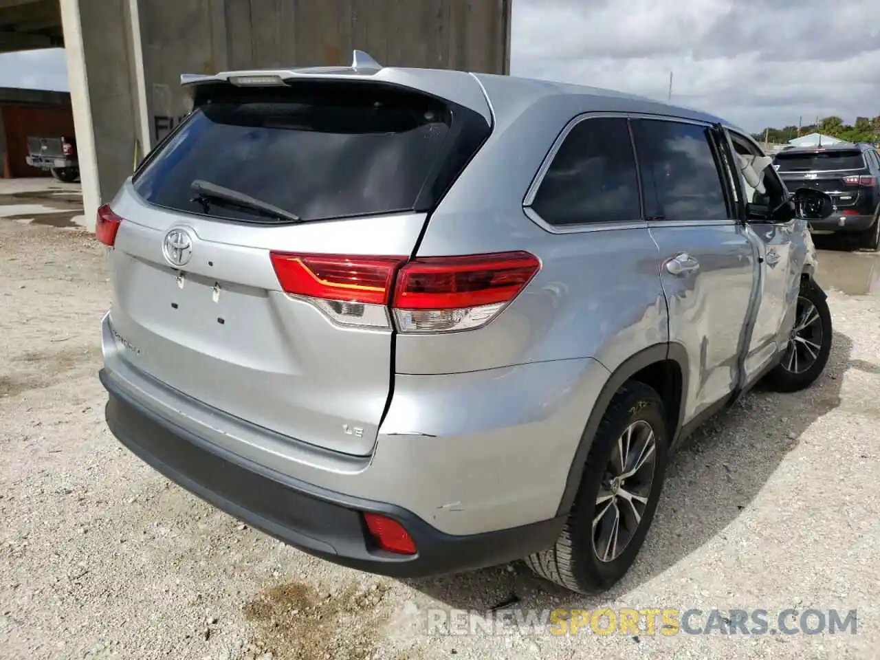 4 Фотография поврежденного автомобиля 5TDZZRFH9KS325115 TOYOTA HIGHLANDER 2019