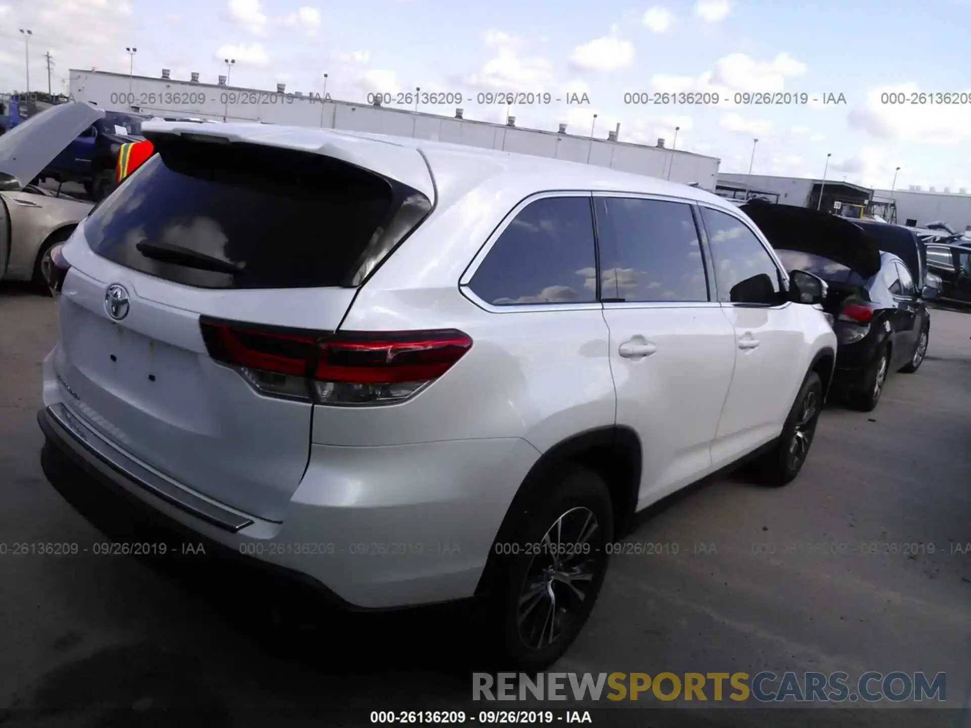 4 Фотография поврежденного автомобиля 5TDZZRFH9KS331982 TOYOTA HIGHLANDER 2019