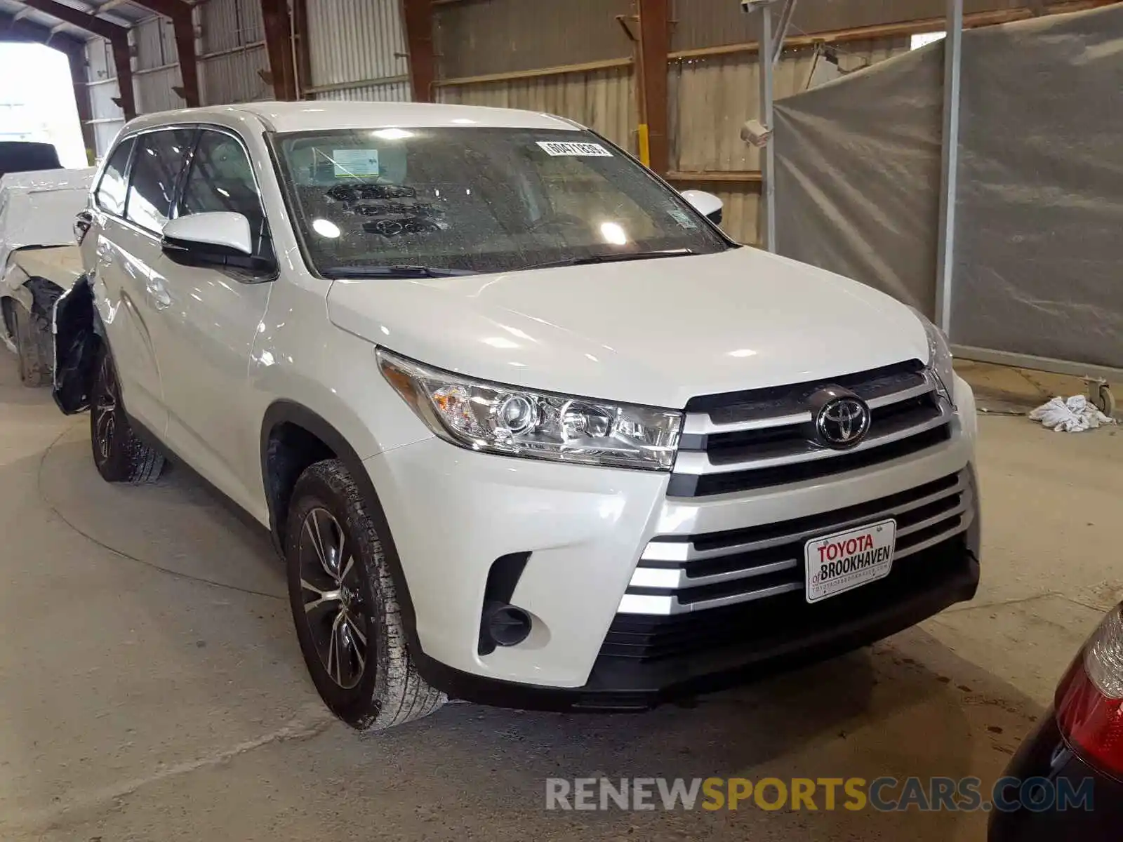 1 Photograph of a damaged car 5TDZZRFH9KS336440 TOYOTA HIGHLANDER 2019