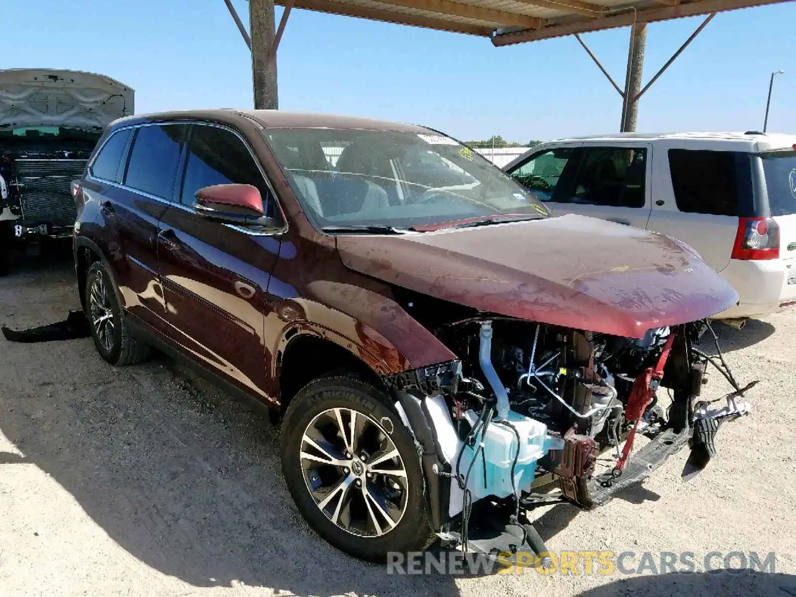 1 Photograph of a damaged car 5TDZZRFH9KS339063 TOYOTA HIGHLANDER 2019