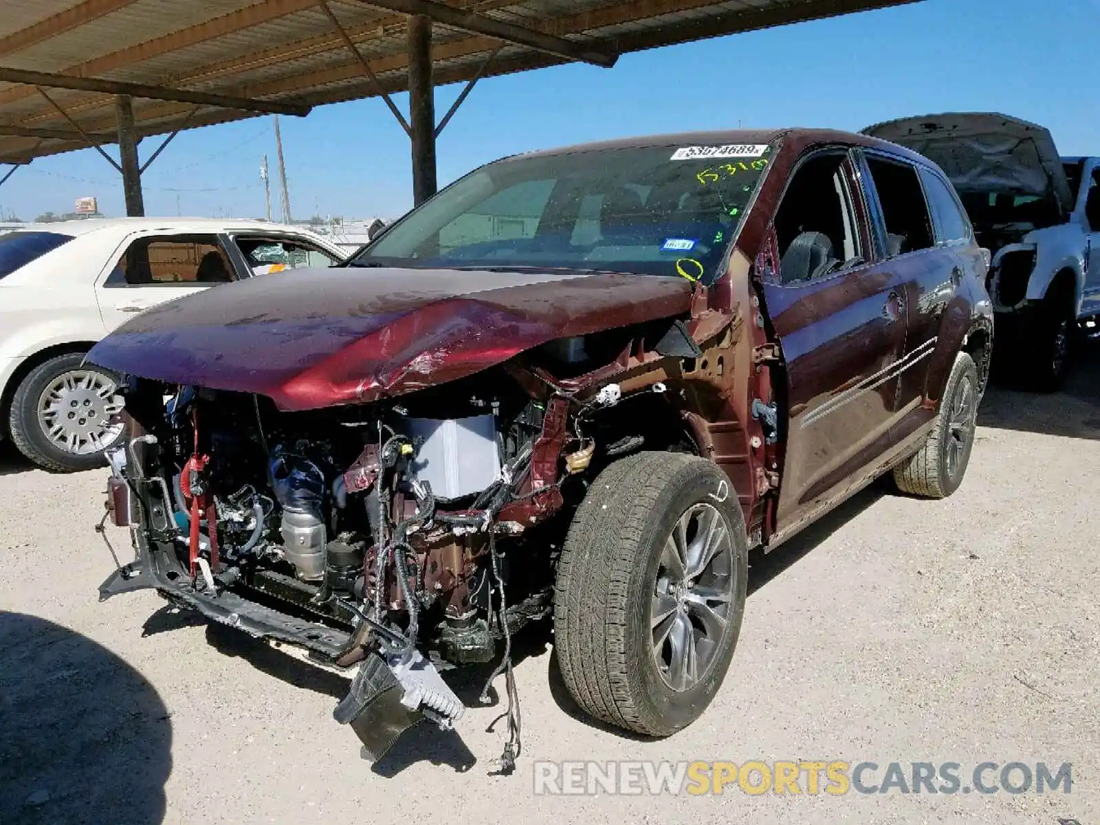 2 Photograph of a damaged car 5TDZZRFH9KS339063 TOYOTA HIGHLANDER 2019