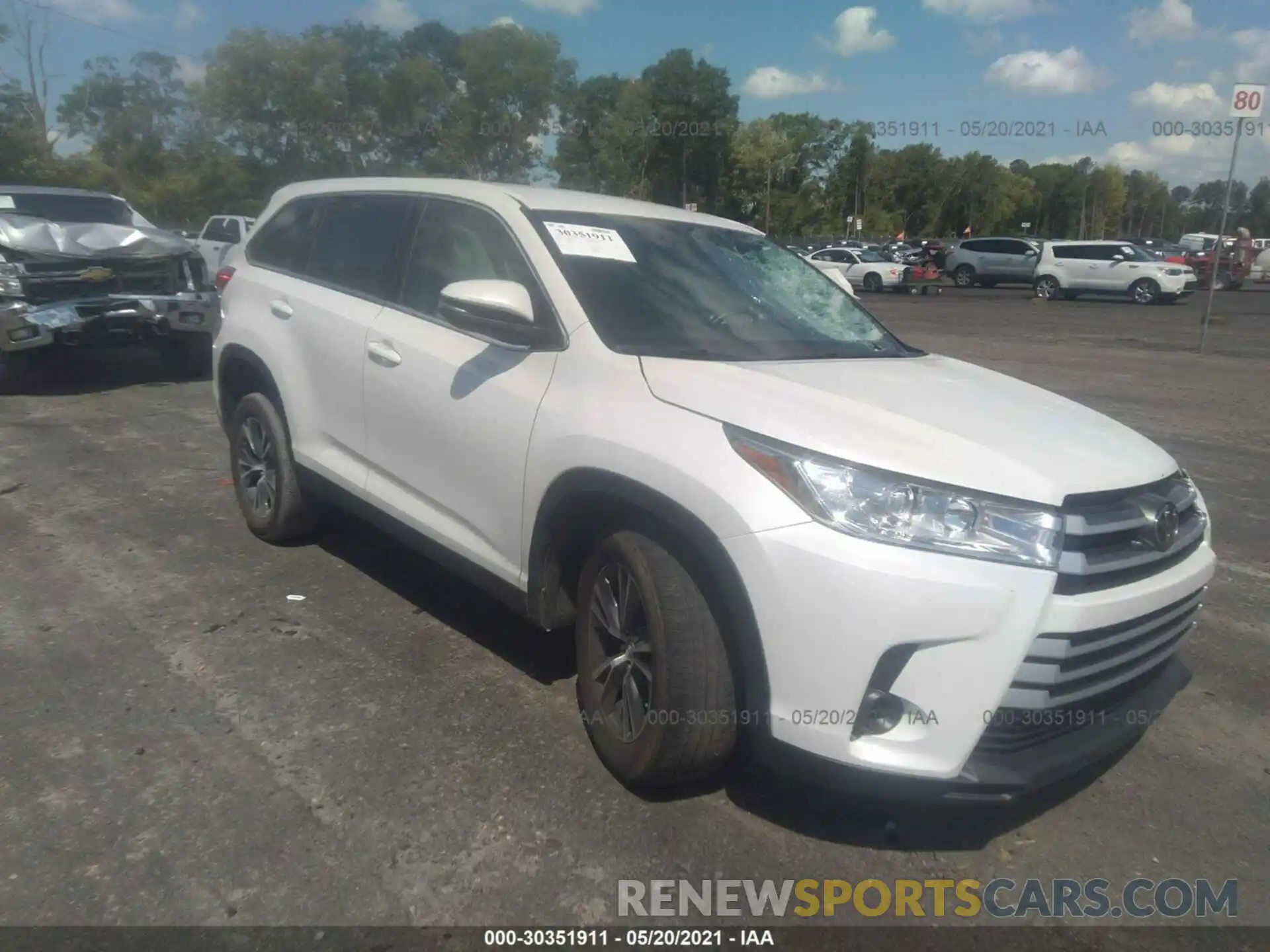 1 Photograph of a damaged car 5TDZZRFH9KS339581 TOYOTA HIGHLANDER 2019