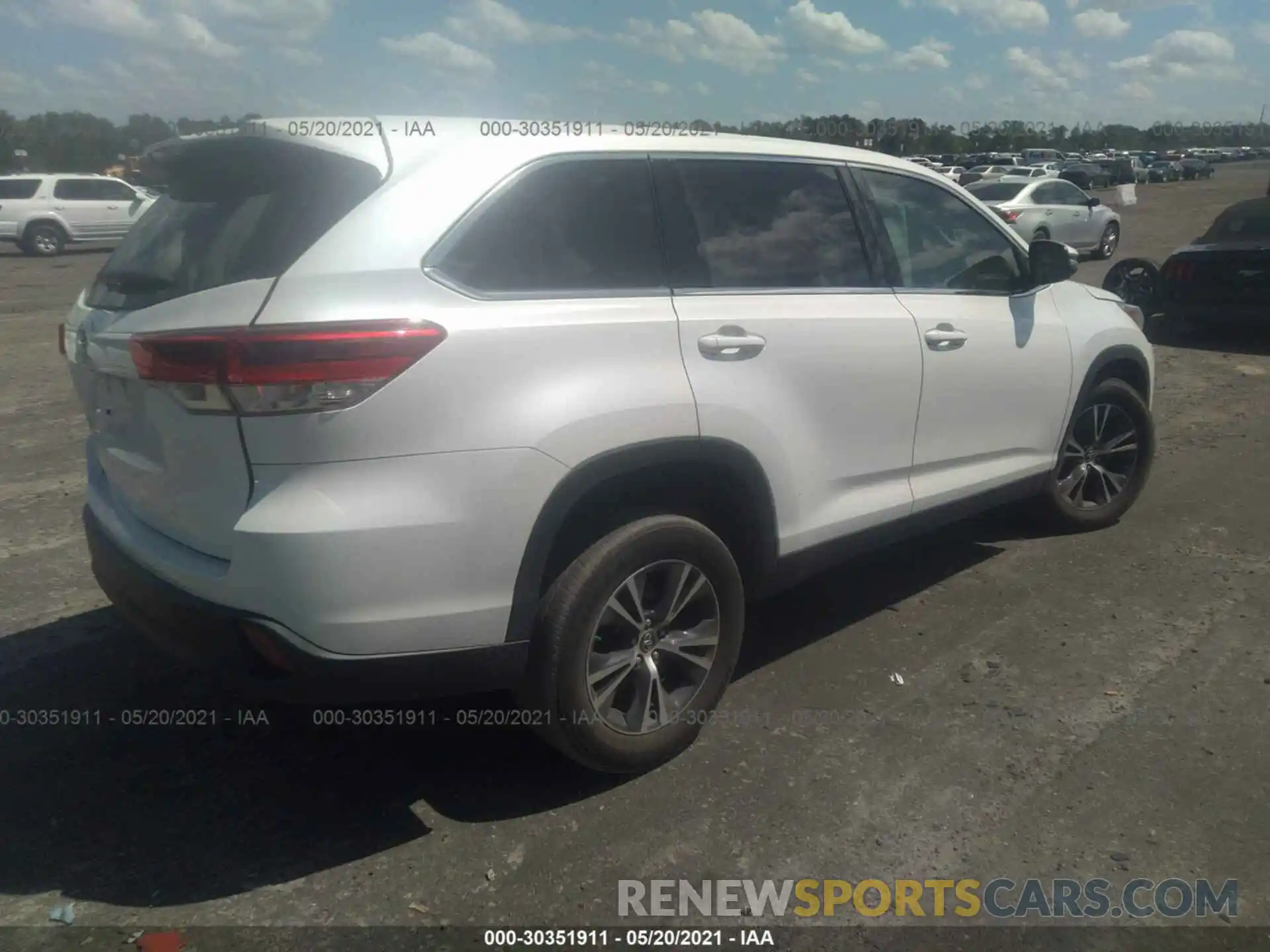 4 Фотография поврежденного автомобиля 5TDZZRFH9KS339581 TOYOTA HIGHLANDER 2019