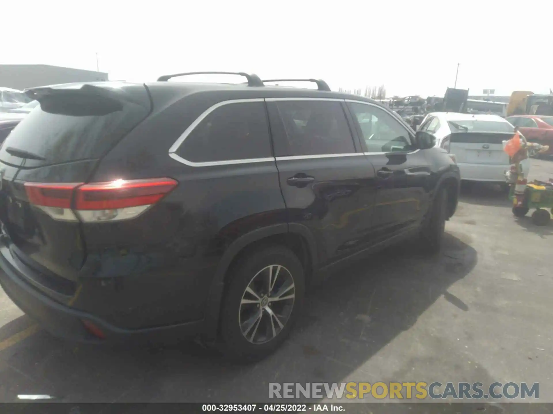 4 Фотография поврежденного автомобиля 5TDZZRFH9KS341685 TOYOTA HIGHLANDER 2019