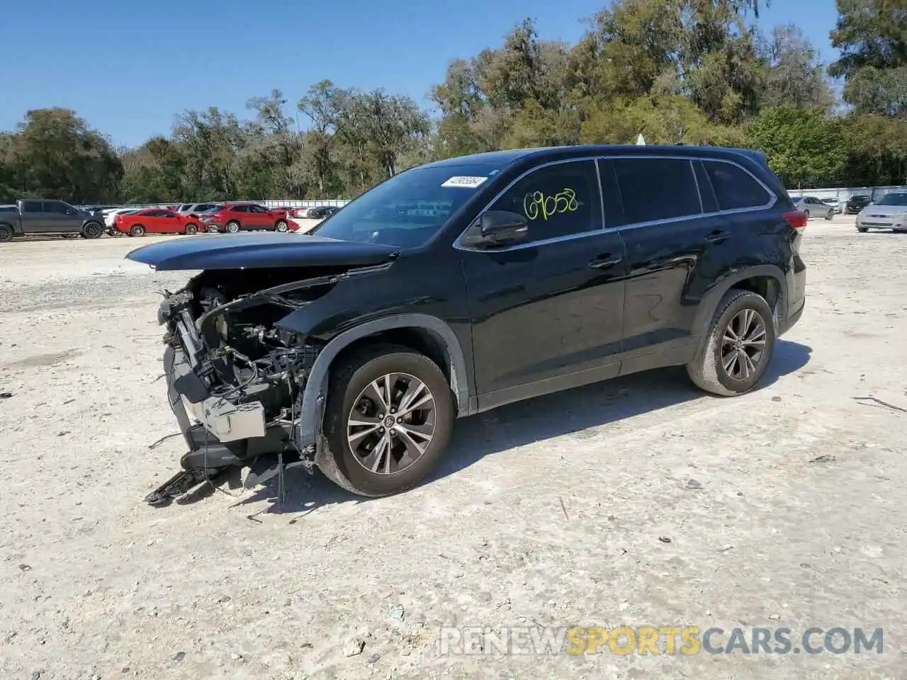 1 Photograph of a damaged car 5TDZZRFH9KS345980 TOYOTA HIGHLANDER 2019