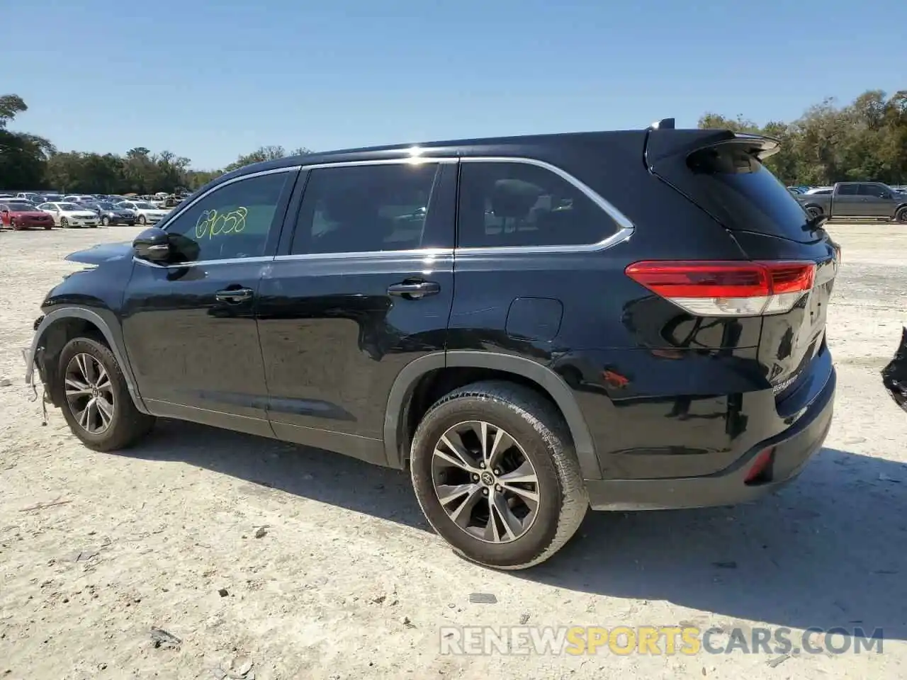 2 Photograph of a damaged car 5TDZZRFH9KS345980 TOYOTA HIGHLANDER 2019