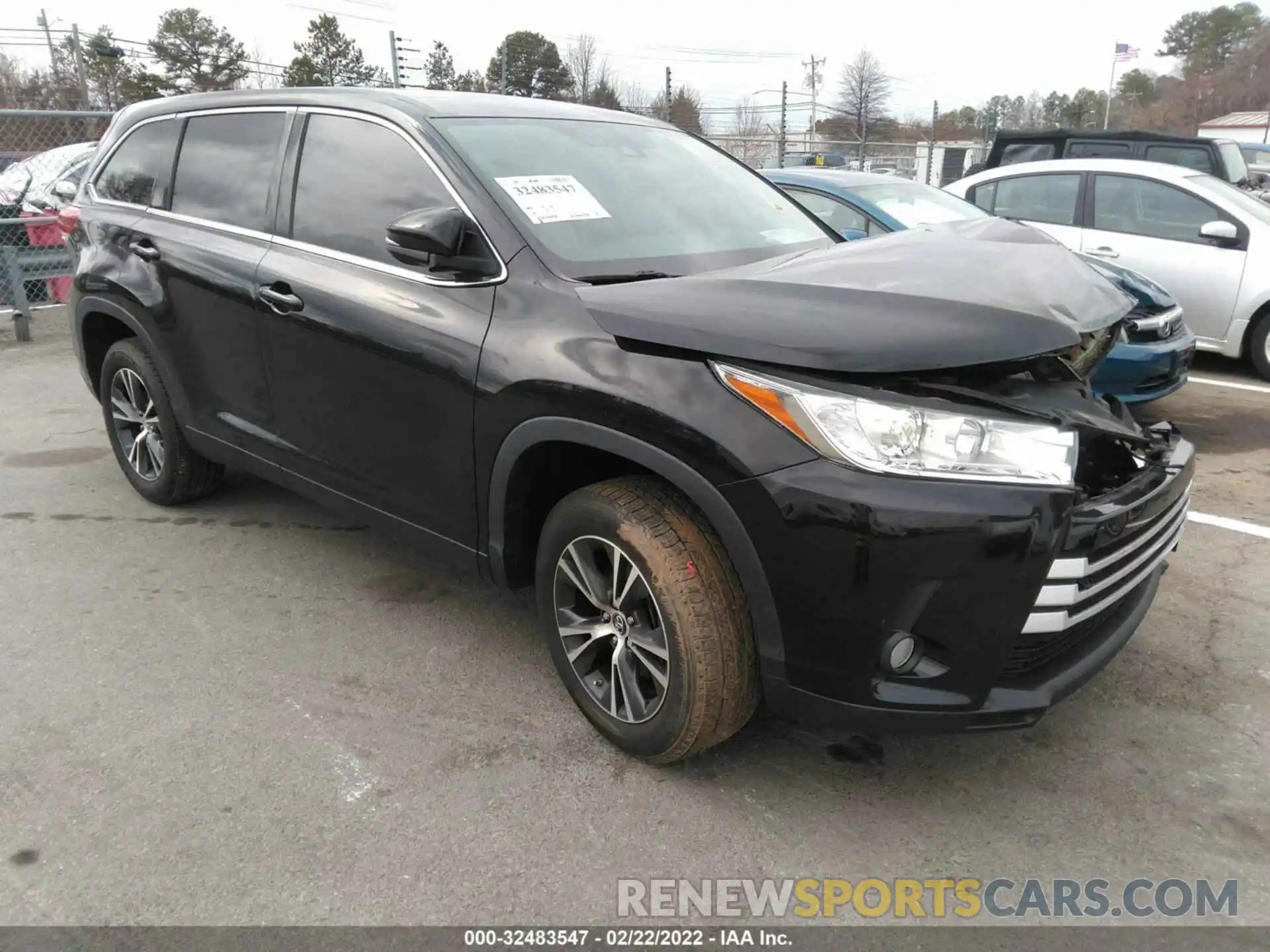 1 Photograph of a damaged car 5TDZZRFH9KS349933 TOYOTA HIGHLANDER 2019