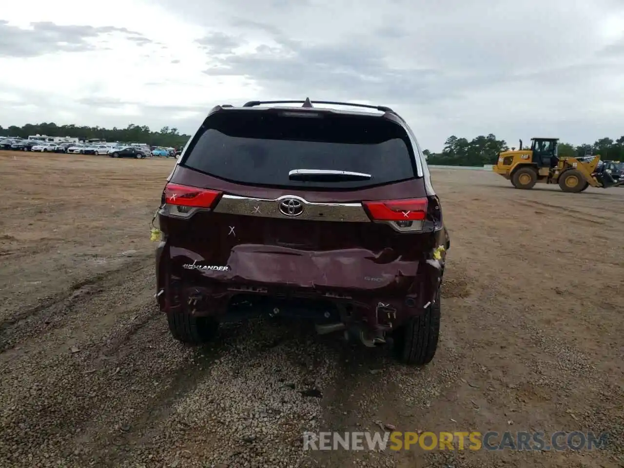 9 Photograph of a damaged car 5TDZZRFH9KS352315 TOYOTA HIGHLANDER 2019