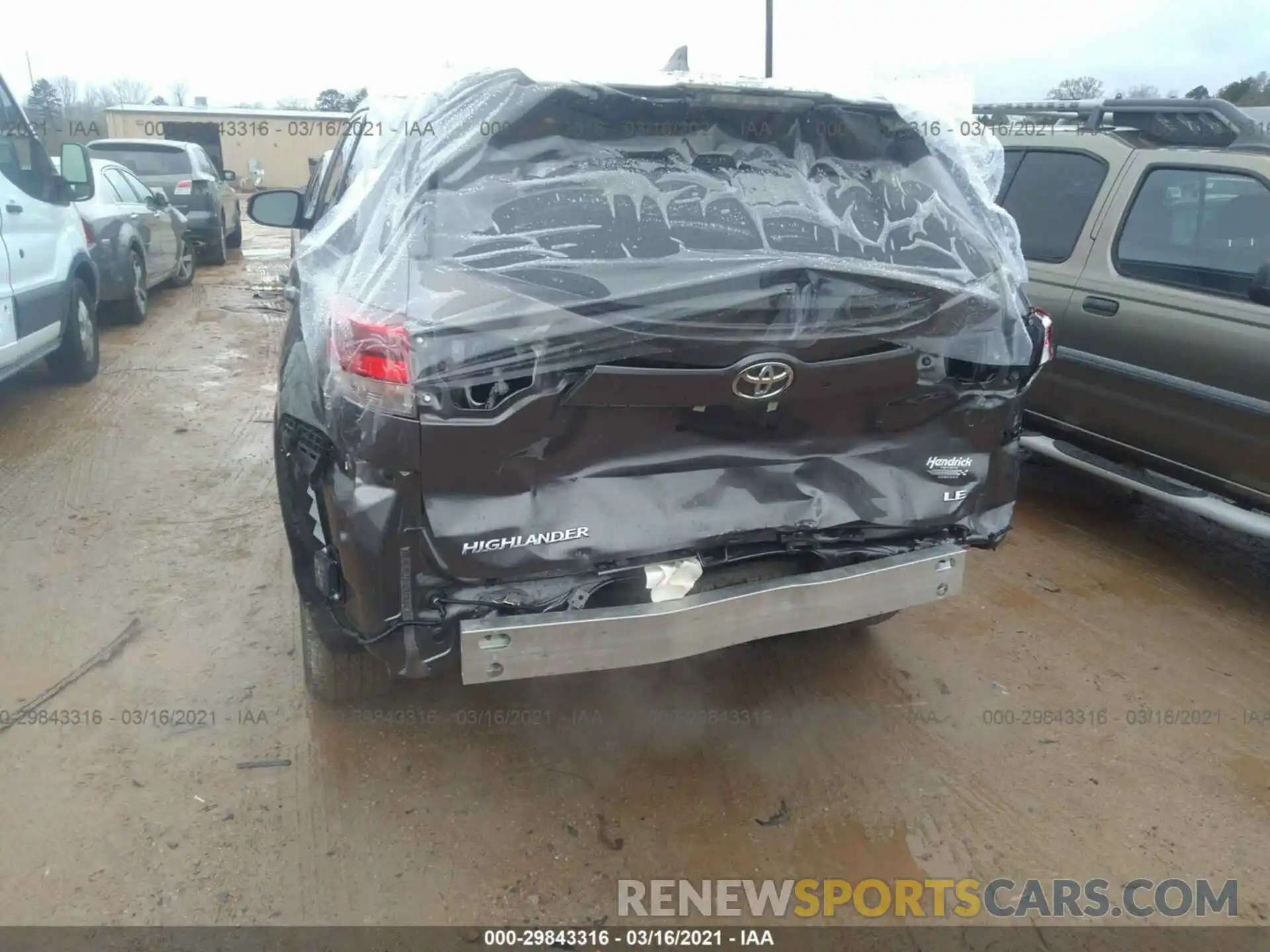 6 Photograph of a damaged car 5TDZZRFH9KS359300 TOYOTA HIGHLANDER 2019