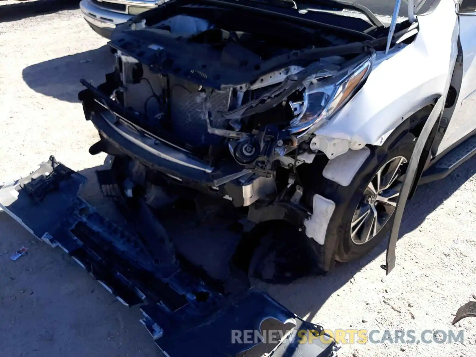 9 Photograph of a damaged car 5TDZZRFH9KS360866 TOYOTA HIGHLANDER 2019