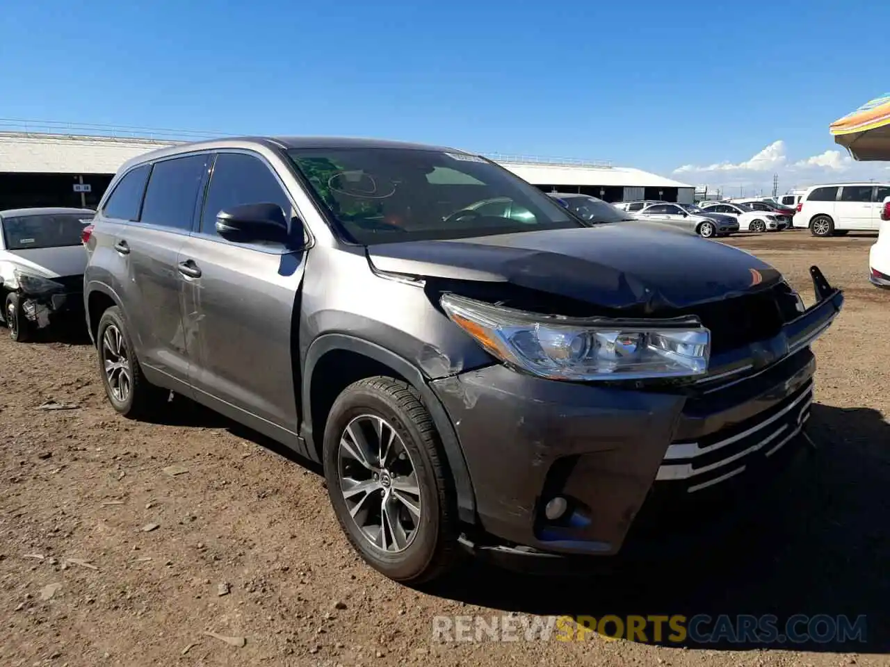 1 Photograph of a damaged car 5TDZZRFH9KS361791 TOYOTA HIGHLANDER 2019