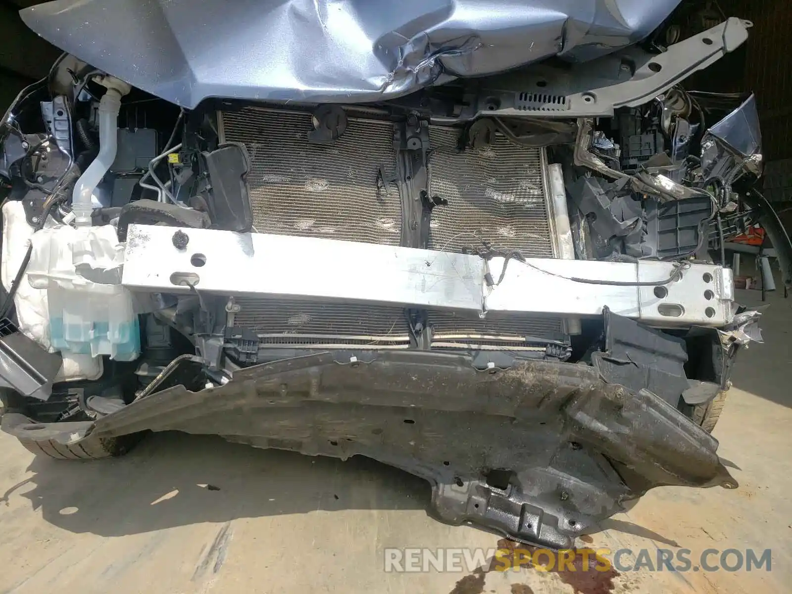 9 Photograph of a damaged car 5TDZZRFH9KS363525 TOYOTA HIGHLANDER 2019