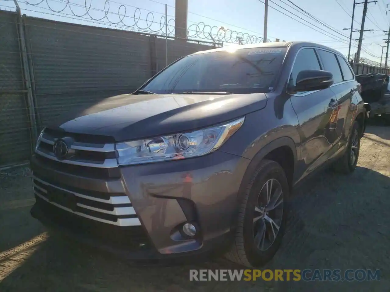 2 Фотография поврежденного автомобиля 5TDZZRFH9KS364366 TOYOTA HIGHLANDER 2019