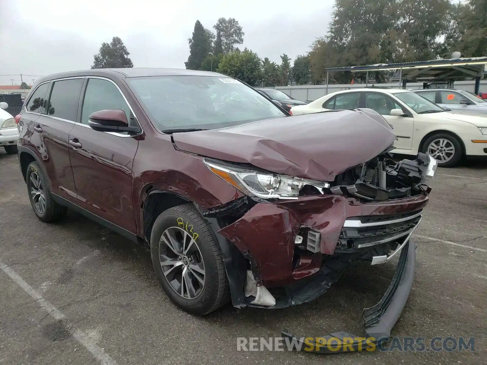 1 Photograph of a damaged car 5TDZZRFH9KS370409 TOYOTA HIGHLANDER 2019