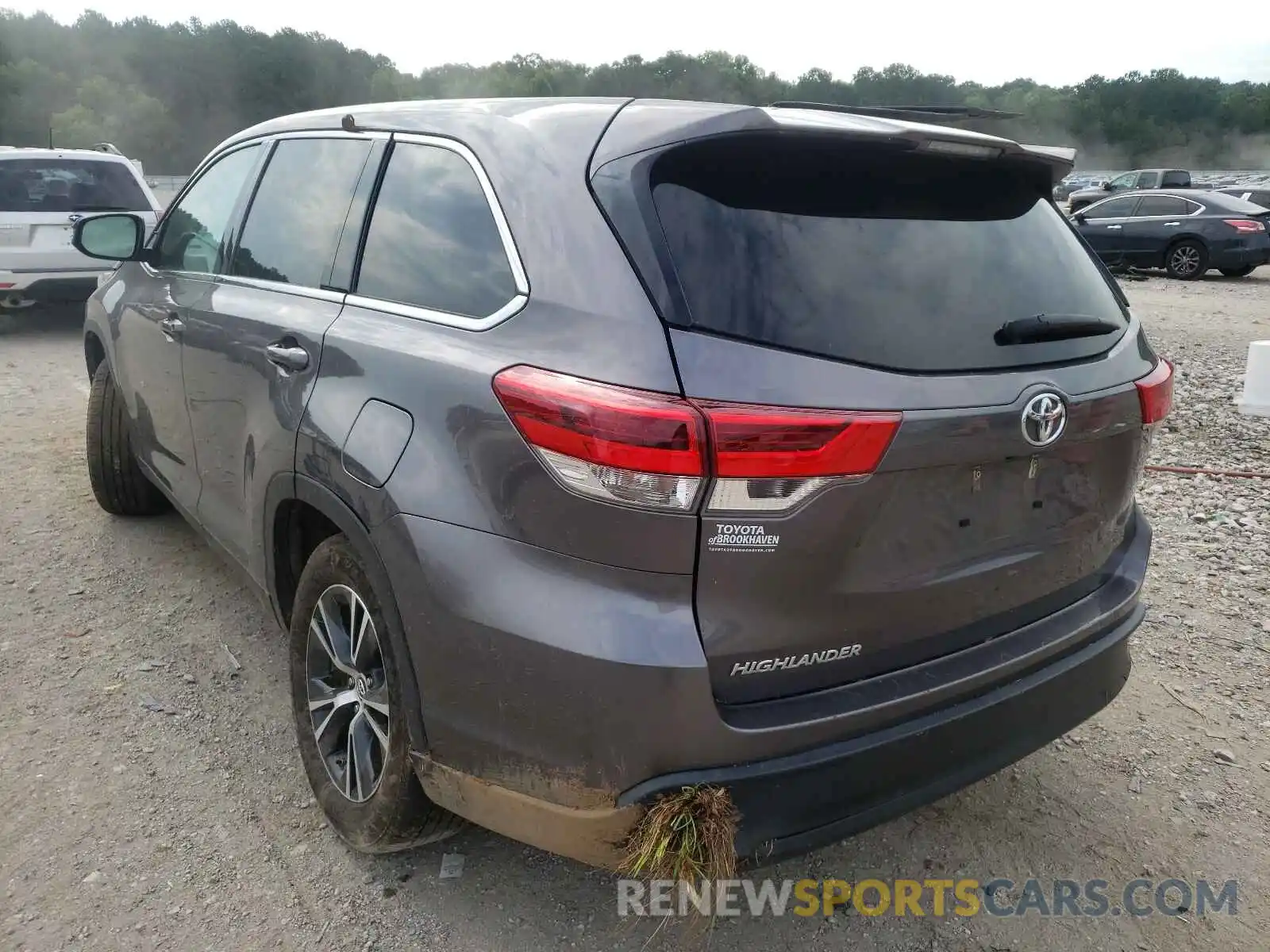 3 Photograph of a damaged car 5TDZZRFHXKS289239 TOYOTA HIGHLANDER 2019