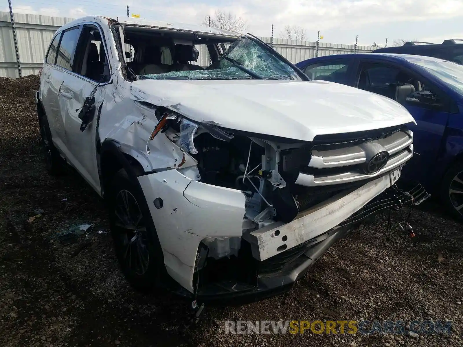 1 Photograph of a damaged car 5TDZZRFHXKS293601 TOYOTA HIGHLANDER 2019