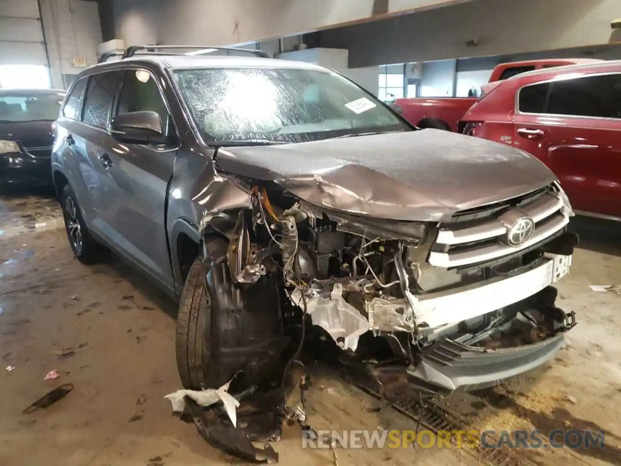 1 Photograph of a damaged car 5TDZZRFHXKS296918 TOYOTA HIGHLANDER 2019