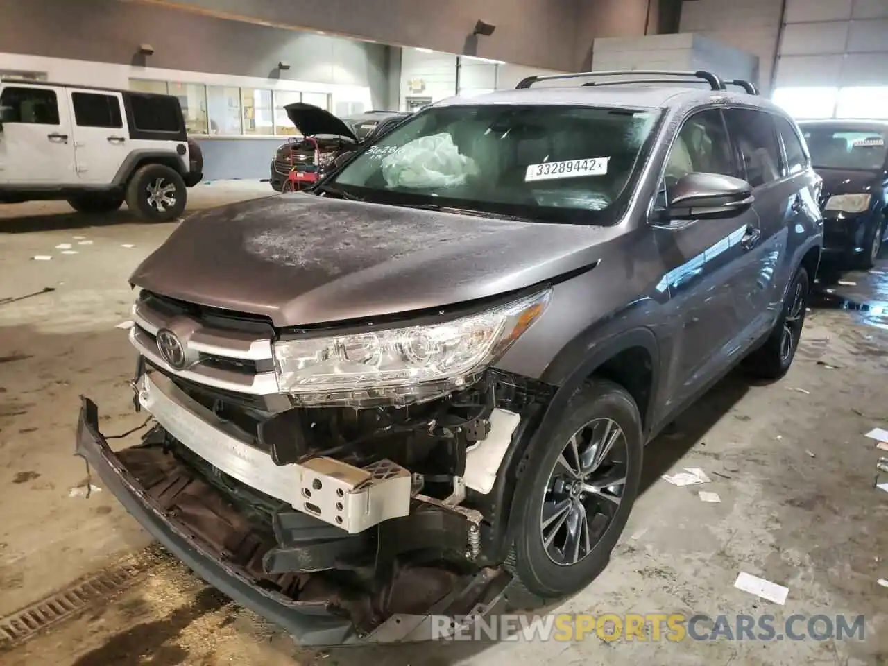 2 Photograph of a damaged car 5TDZZRFHXKS296918 TOYOTA HIGHLANDER 2019