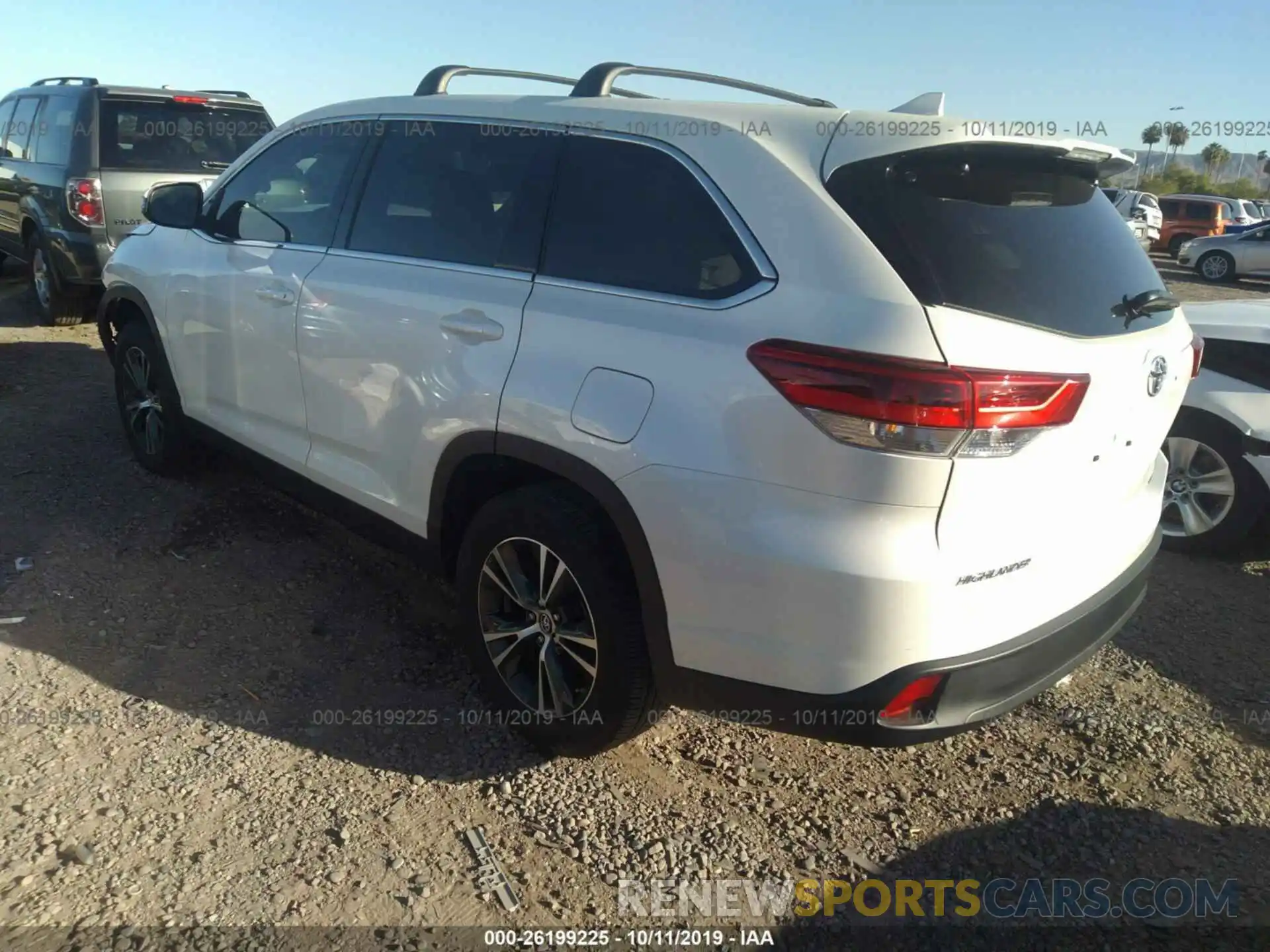 3 Фотография поврежденного автомобиля 5TDZZRFHXKS297261 TOYOTA HIGHLANDER 2019