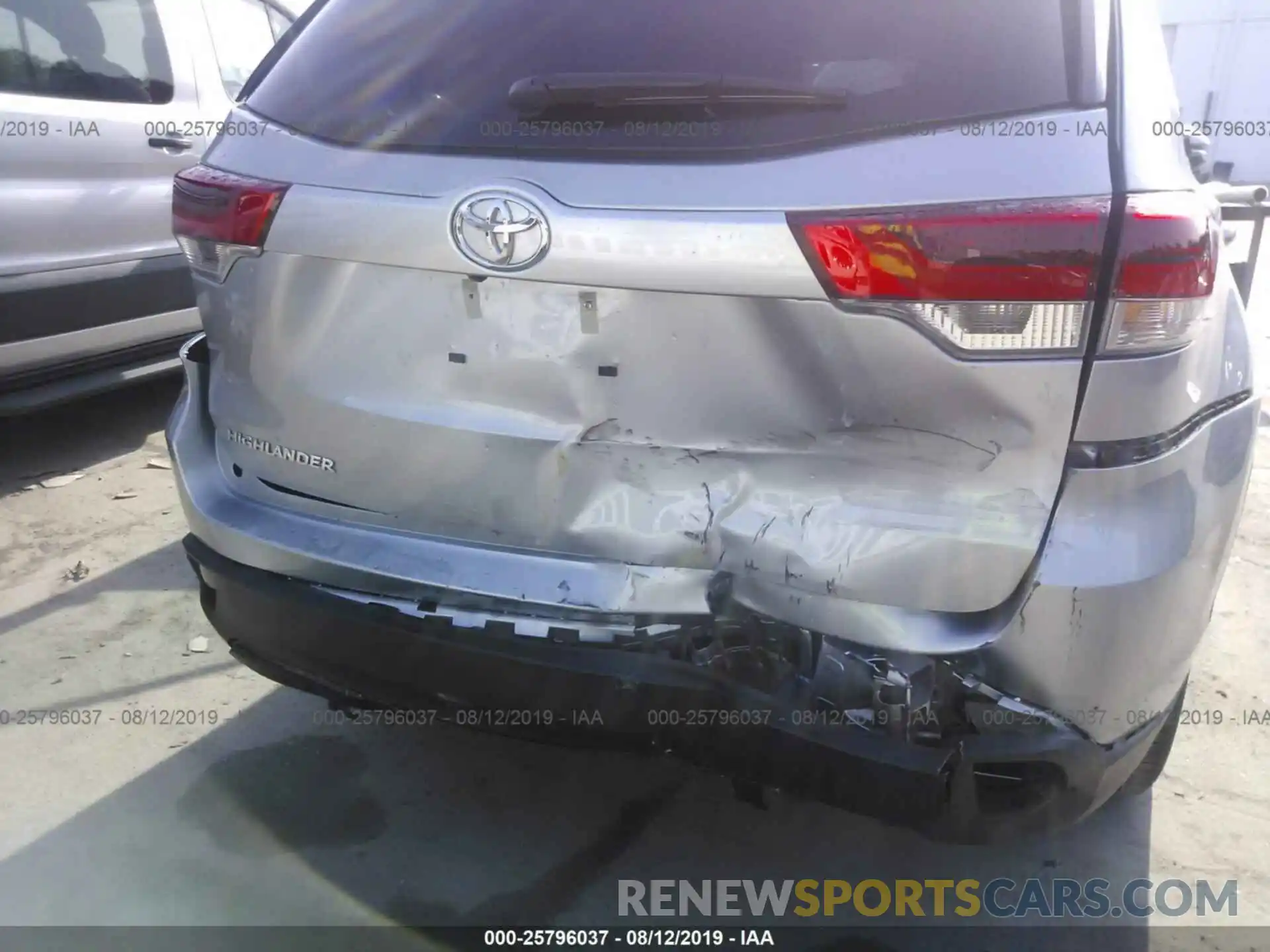 6 Photograph of a damaged car 5TDZZRFHXKS297843 TOYOTA HIGHLANDER 2019