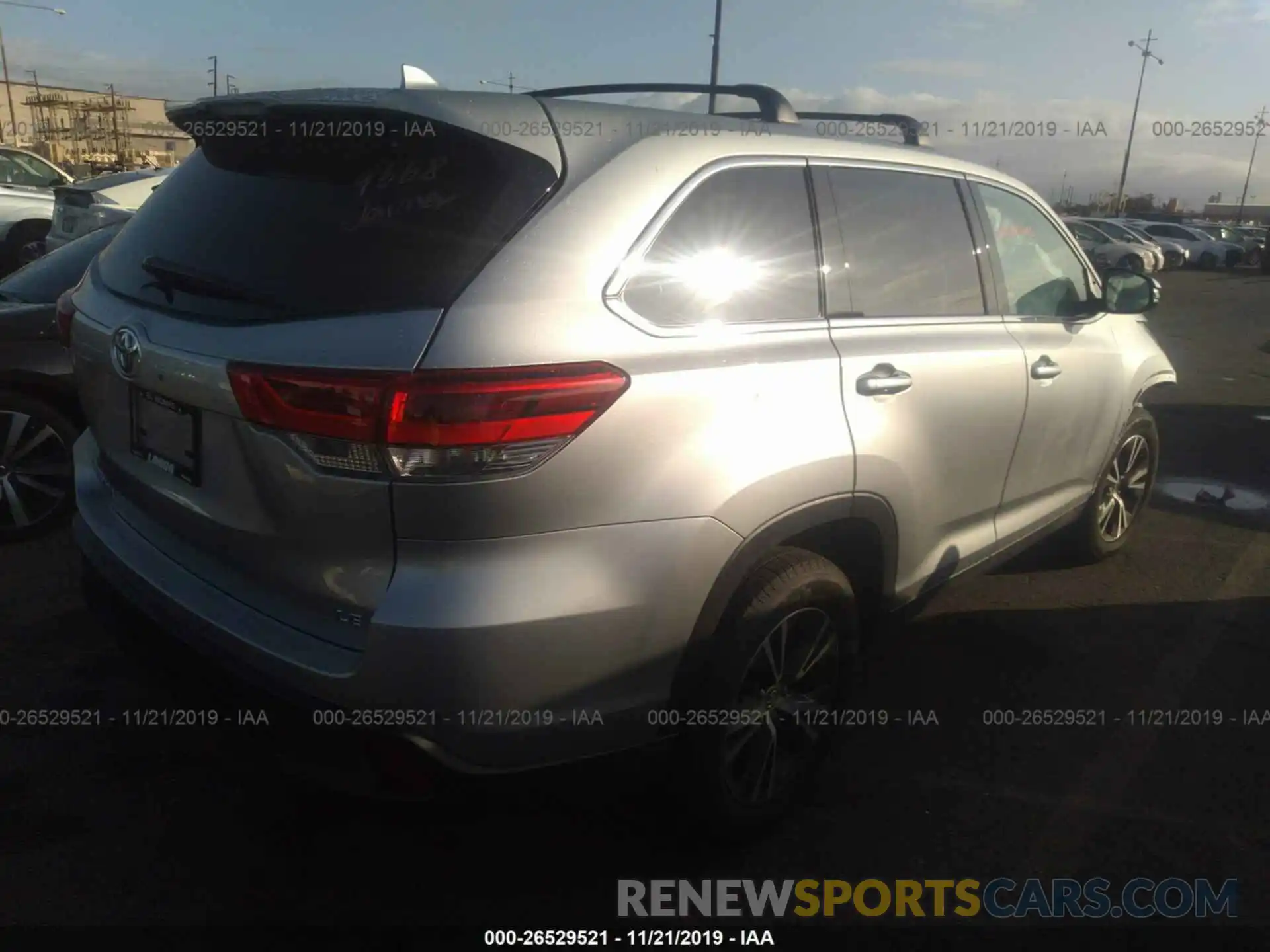 4 Фотография поврежденного автомобиля 5TDZZRFHXKS298636 TOYOTA HIGHLANDER 2019