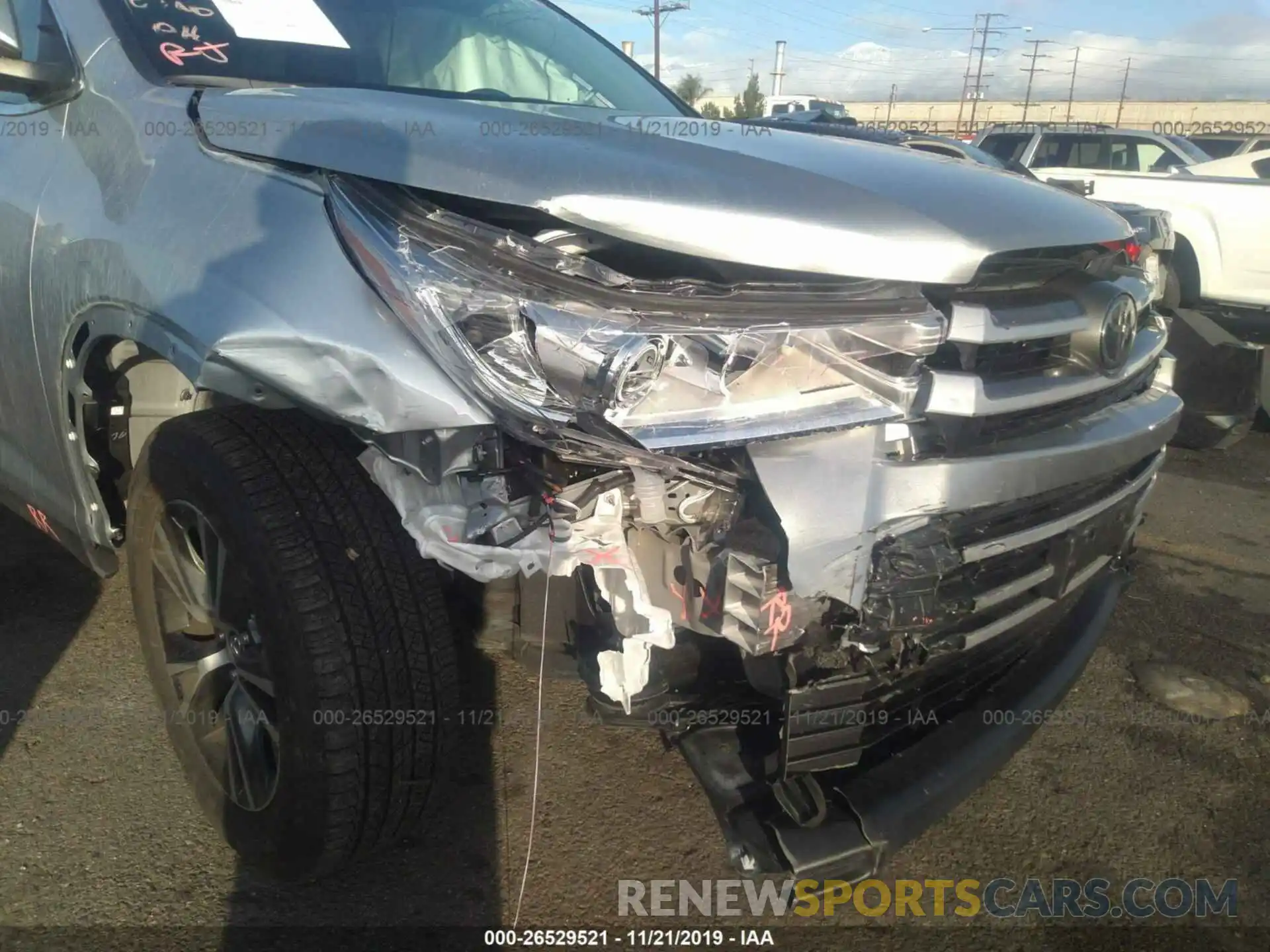 6 Фотография поврежденного автомобиля 5TDZZRFHXKS298636 TOYOTA HIGHLANDER 2019