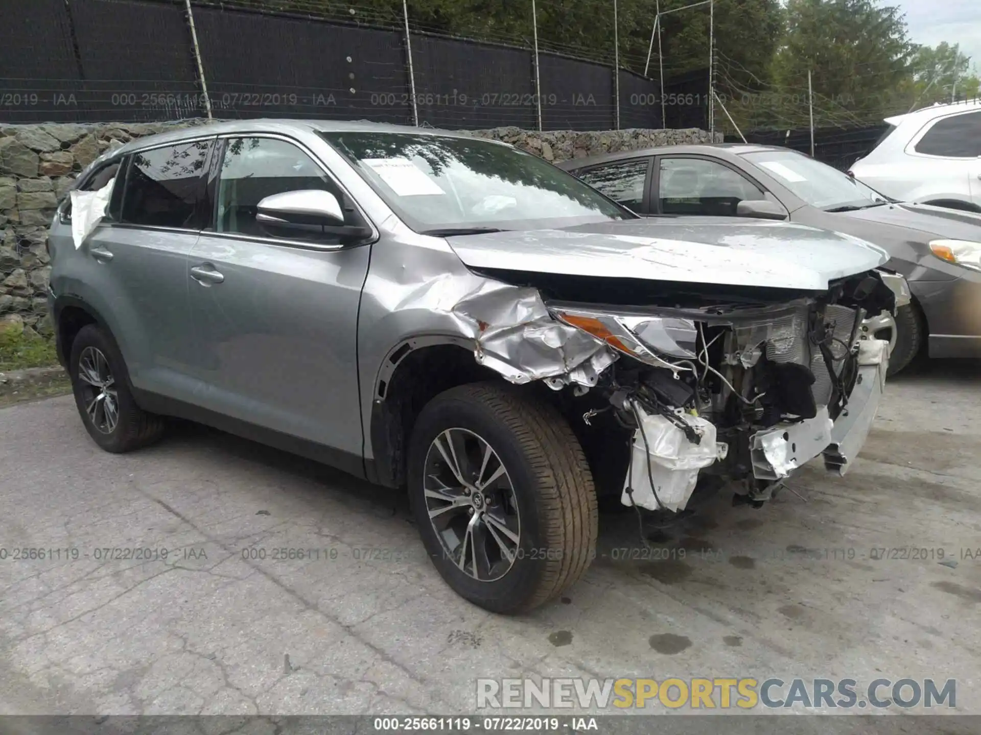 1 Photograph of a damaged car 5TDZZRFHXKS304256 TOYOTA HIGHLANDER 2019