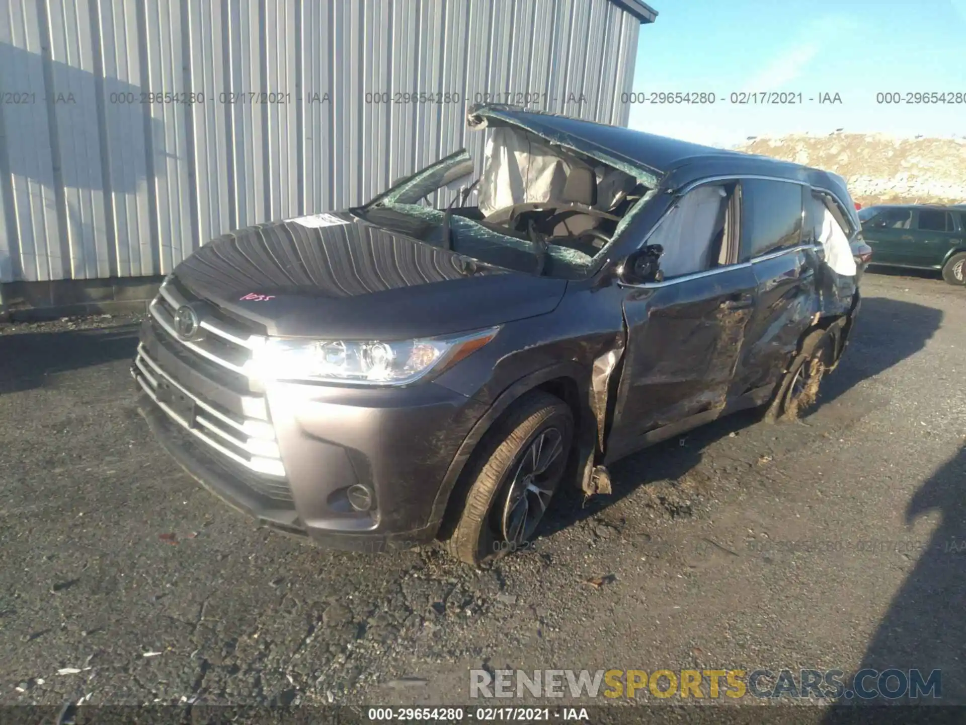 2 Фотография поврежденного автомобиля 5TDZZRFHXKS304709 TOYOTA HIGHLANDER 2019