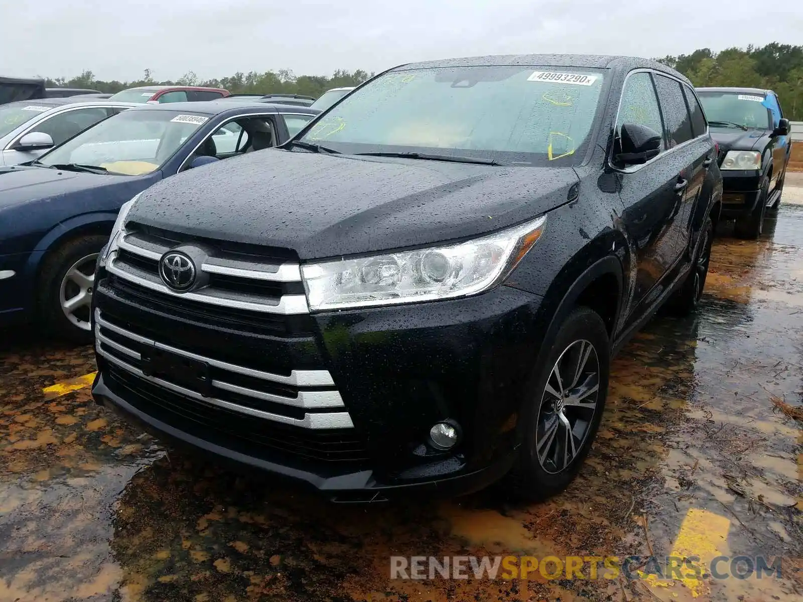 2 Photograph of a damaged car 5TDZZRFHXKS305844 TOYOTA HIGHLANDER 2019