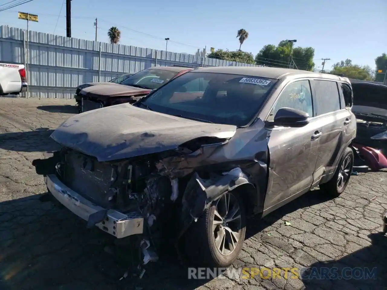 2 Photograph of a damaged car 5TDZZRFHXKS305990 TOYOTA HIGHLANDER 2019