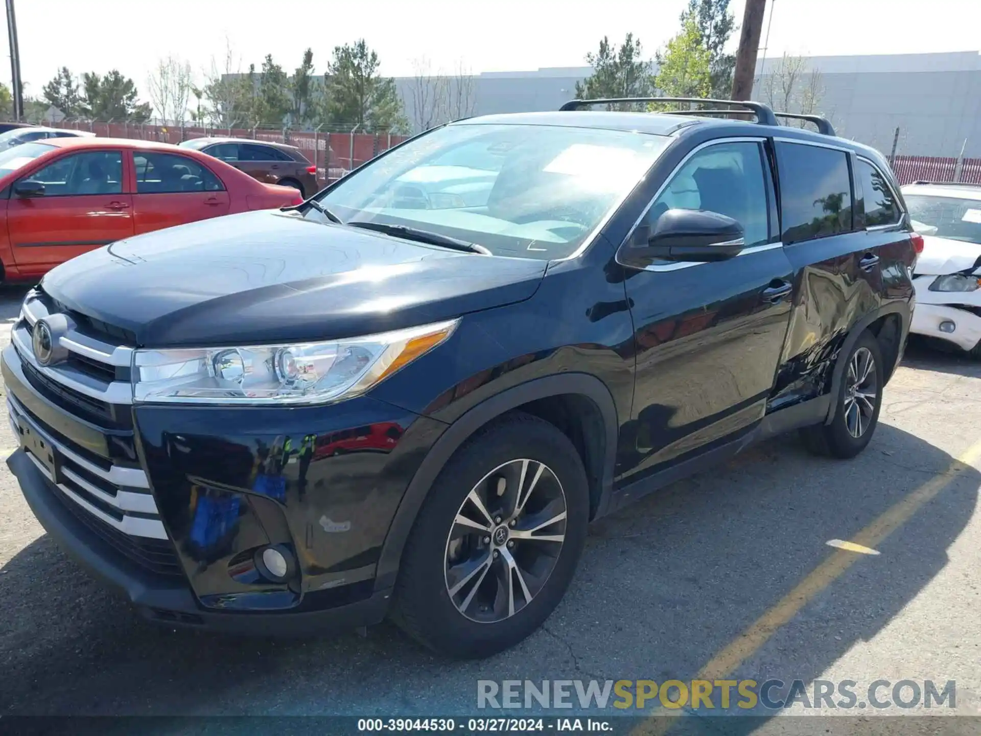 2 Photograph of a damaged car 5TDZZRFHXKS315337 TOYOTA HIGHLANDER 2019