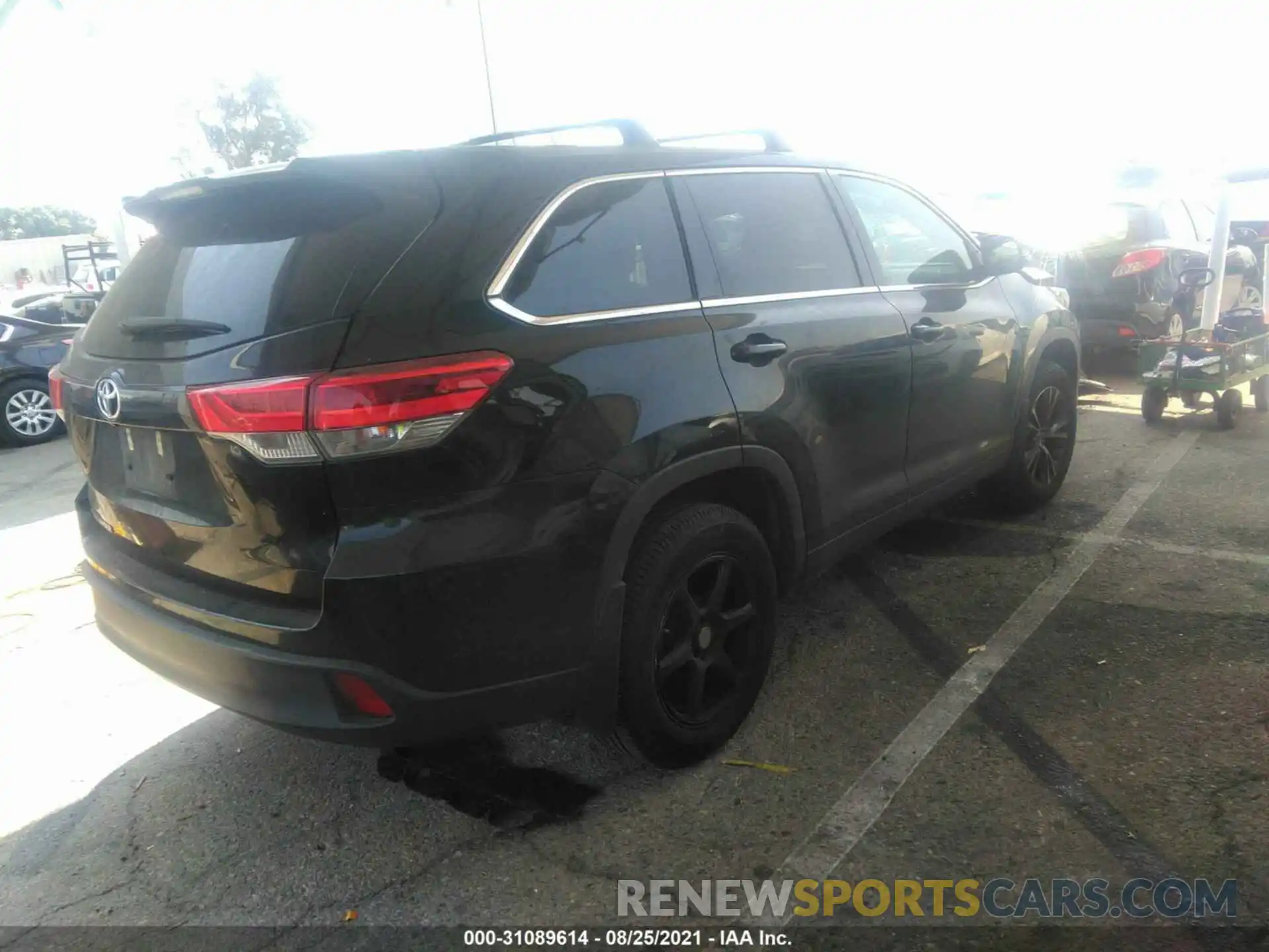 4 Фотография поврежденного автомобиля 5TDZZRFHXKS316553 TOYOTA HIGHLANDER 2019