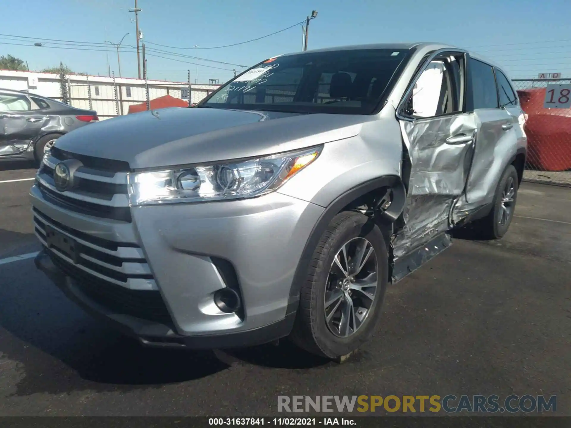 2 Photograph of a damaged car 5TDZZRFHXKS321171 TOYOTA HIGHLANDER 2019