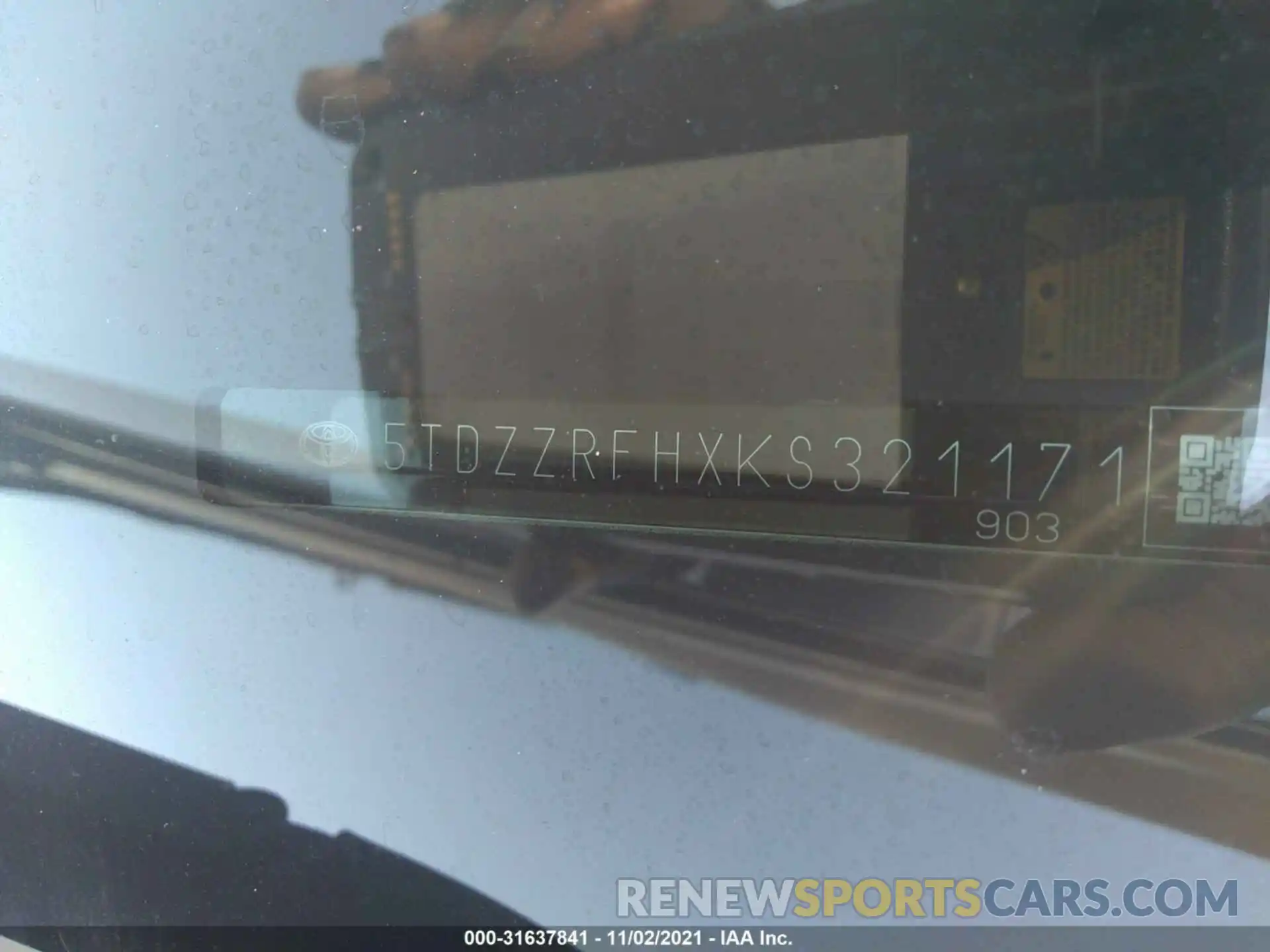 9 Photograph of a damaged car 5TDZZRFHXKS321171 TOYOTA HIGHLANDER 2019