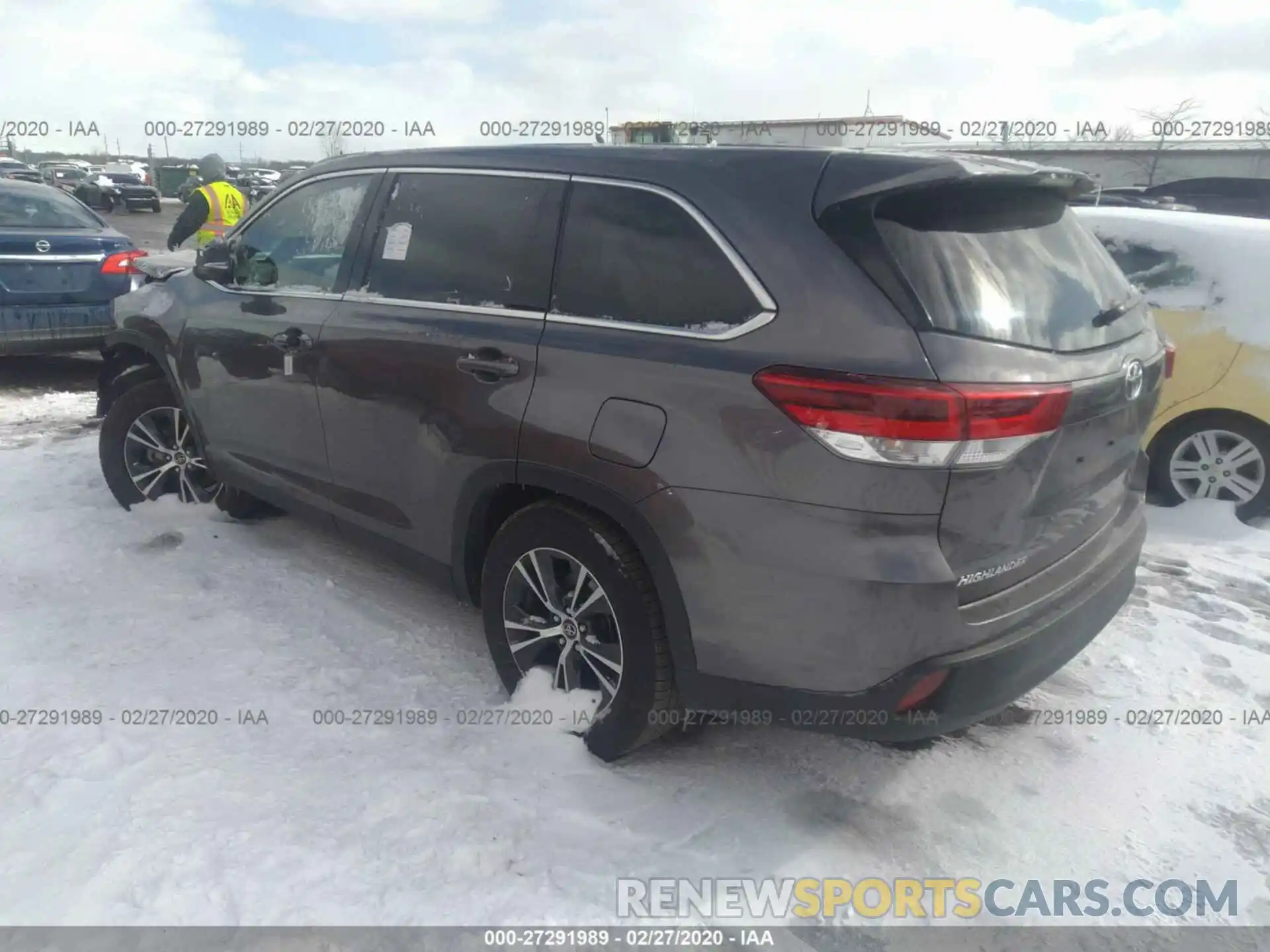 3 Photograph of a damaged car 5TDZZRFHXKS324264 TOYOTA HIGHLANDER 2019