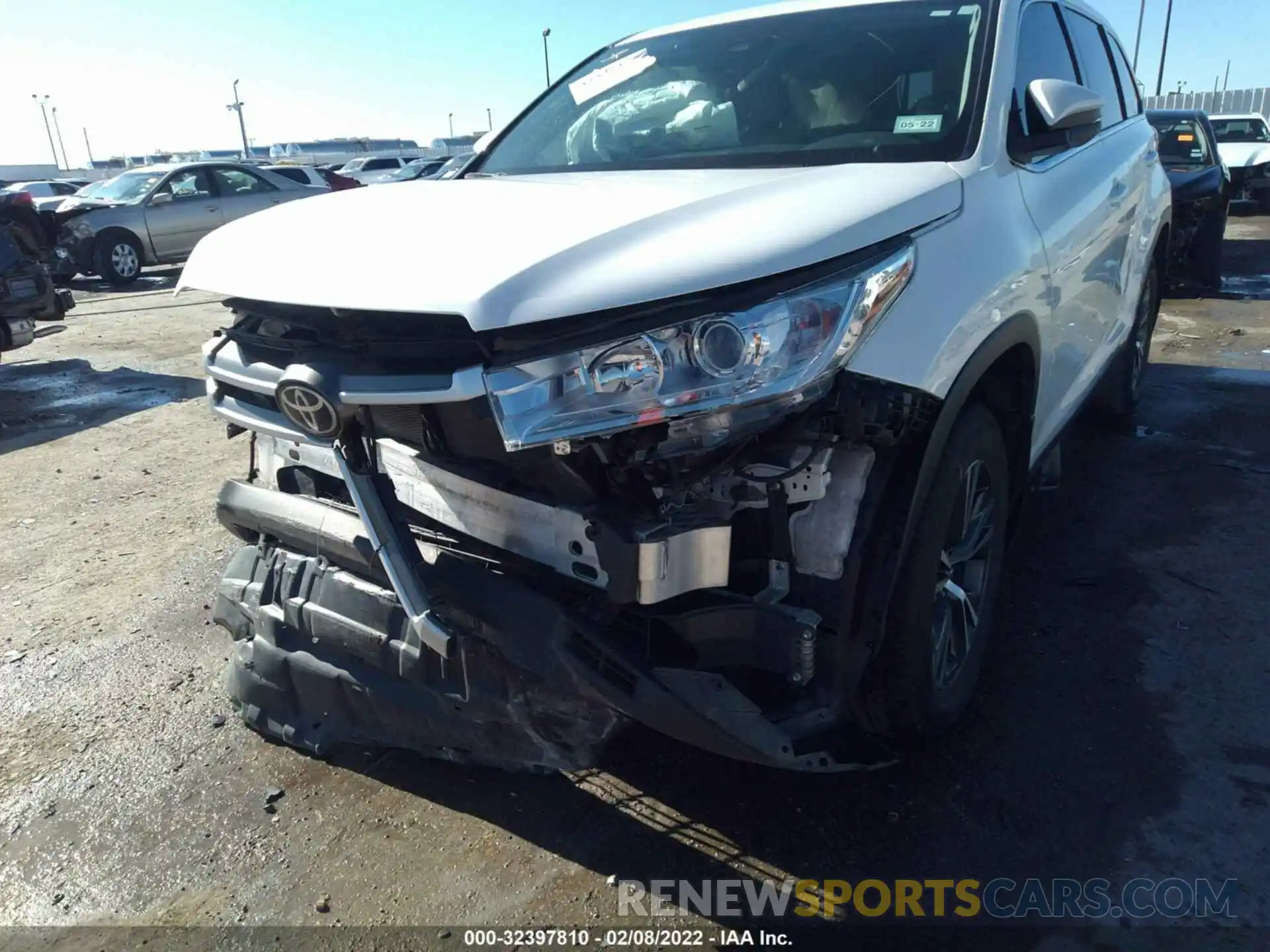 6 Photograph of a damaged car 5TDZZRFHXKS329500 TOYOTA HIGHLANDER 2019