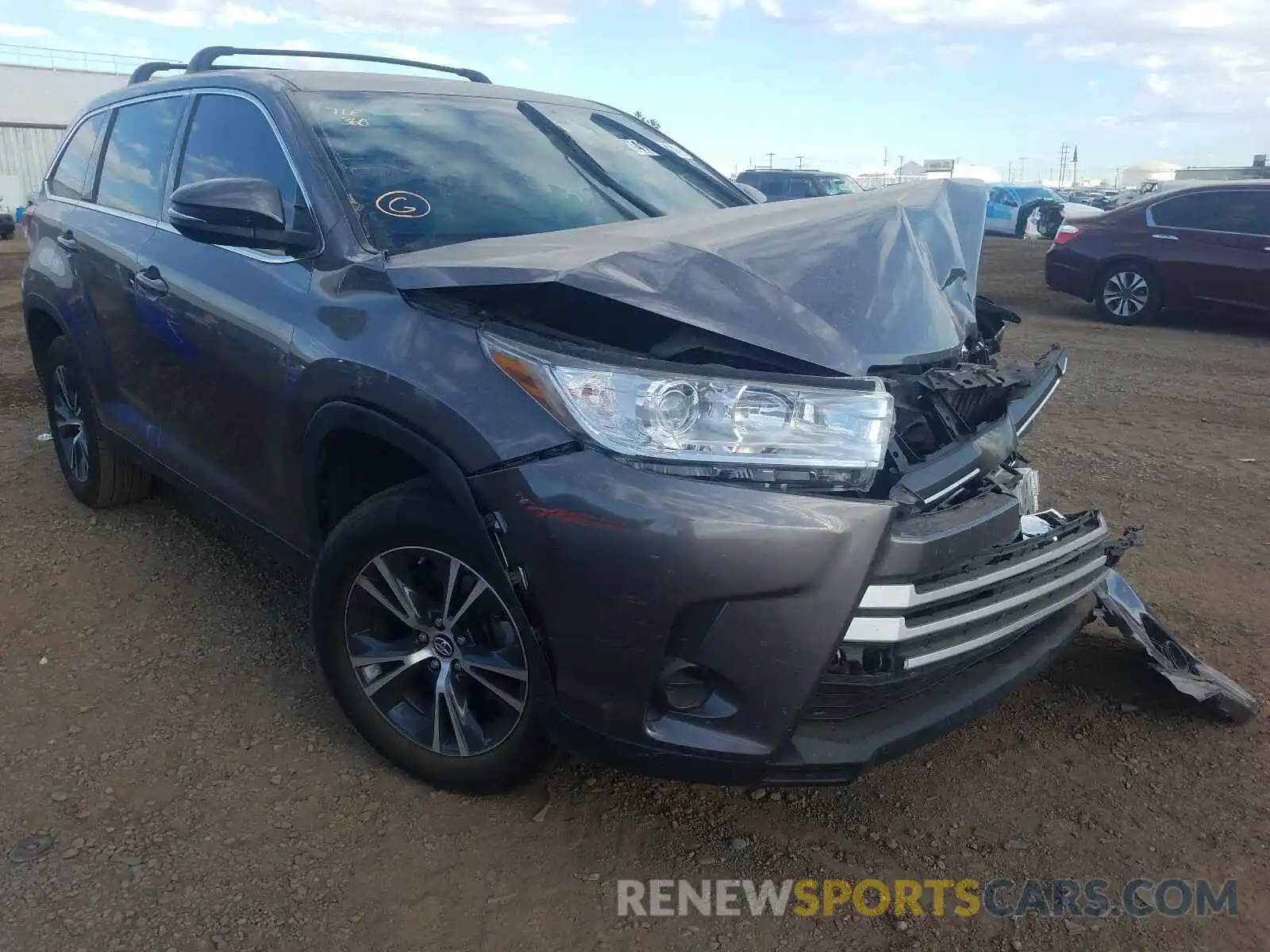 1 Фотография поврежденного автомобиля 5TDZZRFHXKS330212 TOYOTA HIGHLANDER 2019