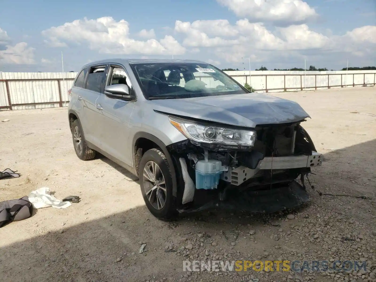 1 Photograph of a damaged car 5TDZZRFHXKS337080 TOYOTA HIGHLANDER 2019