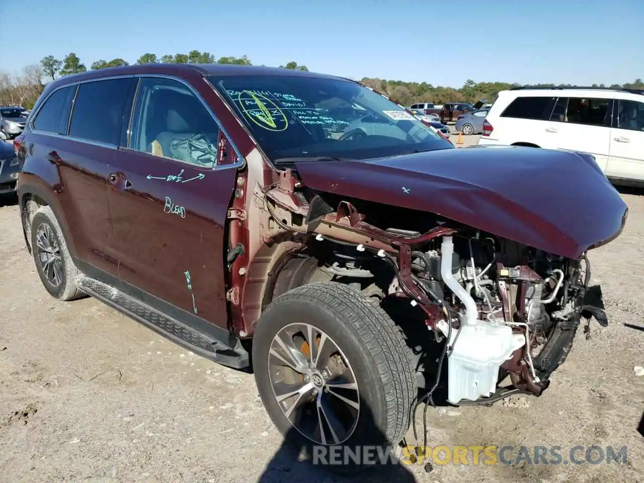 1 Photograph of a damaged car 5TDZZRFHXKS340447 TOYOTA HIGHLANDER 2019