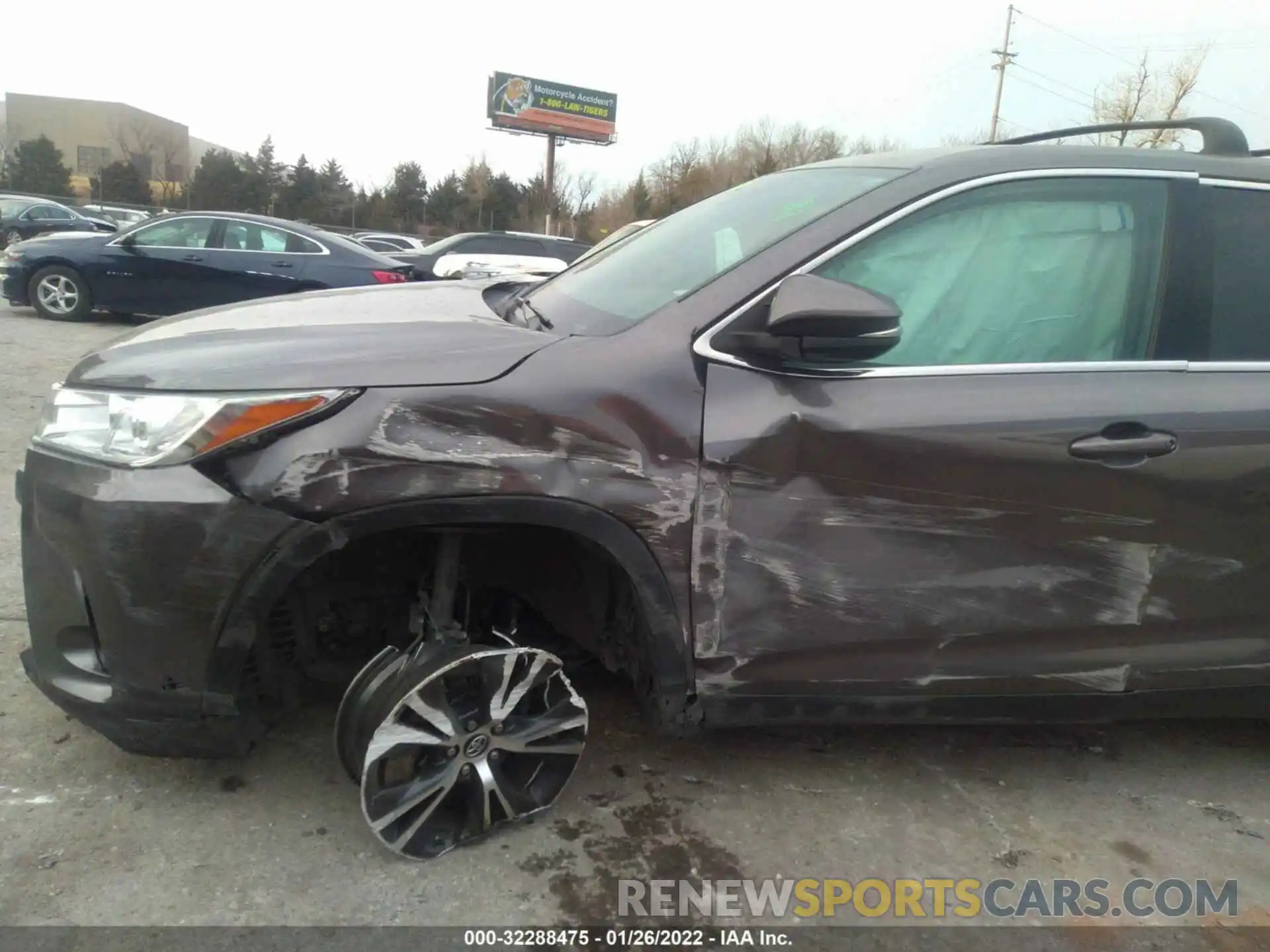 6 Photograph of a damaged car 5TDZZRFHXKS341694 TOYOTA HIGHLANDER 2019