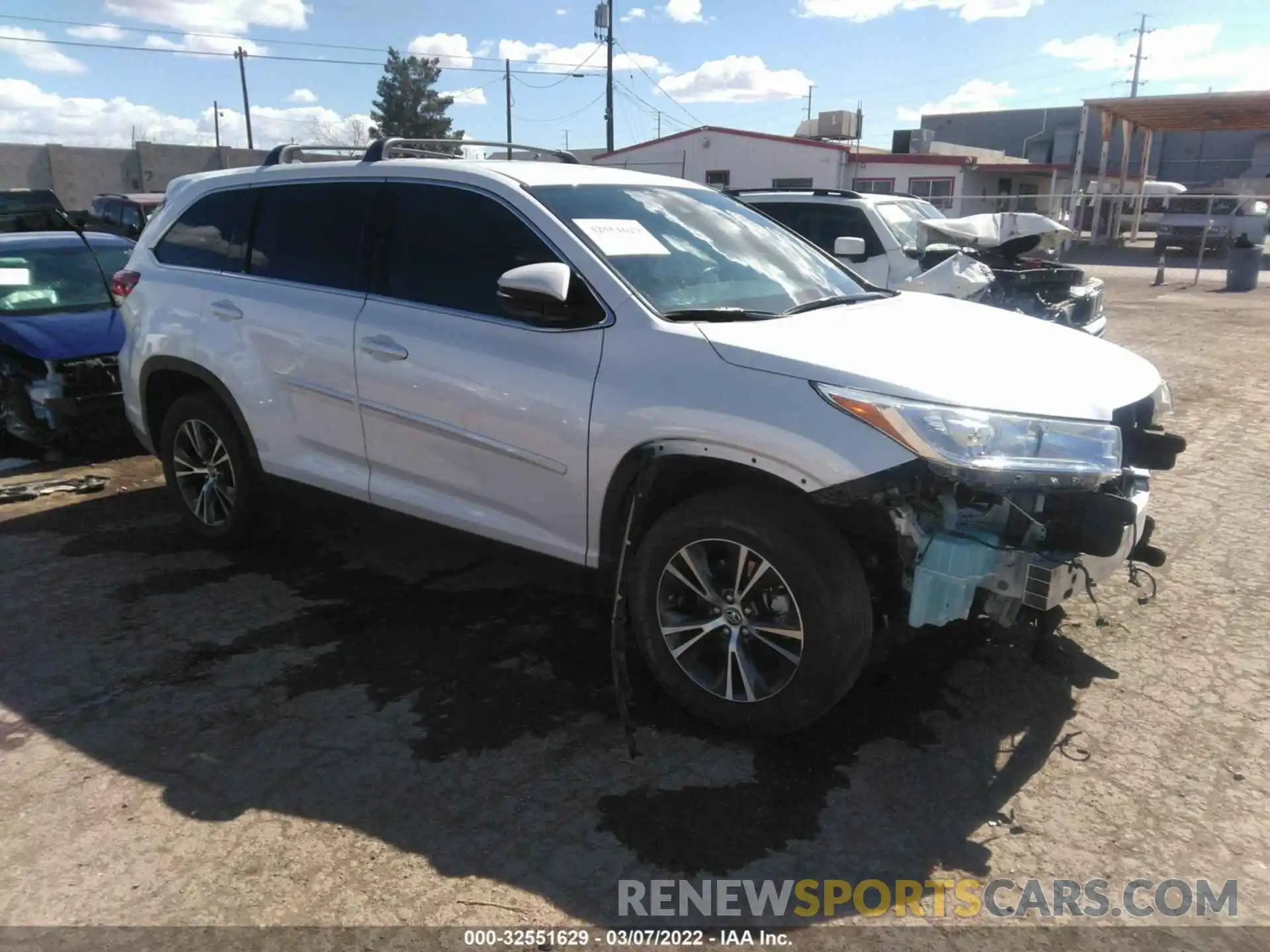 1 Photograph of a damaged car 5TDZZRFHXKS354218 TOYOTA HIGHLANDER 2019