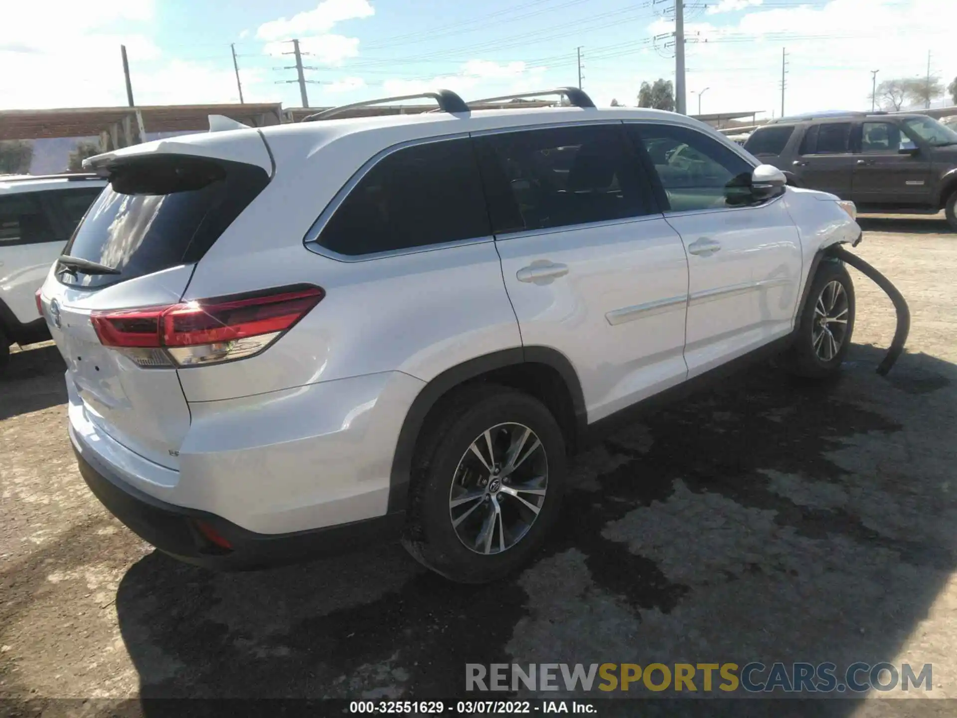 4 Фотография поврежденного автомобиля 5TDZZRFHXKS354218 TOYOTA HIGHLANDER 2019