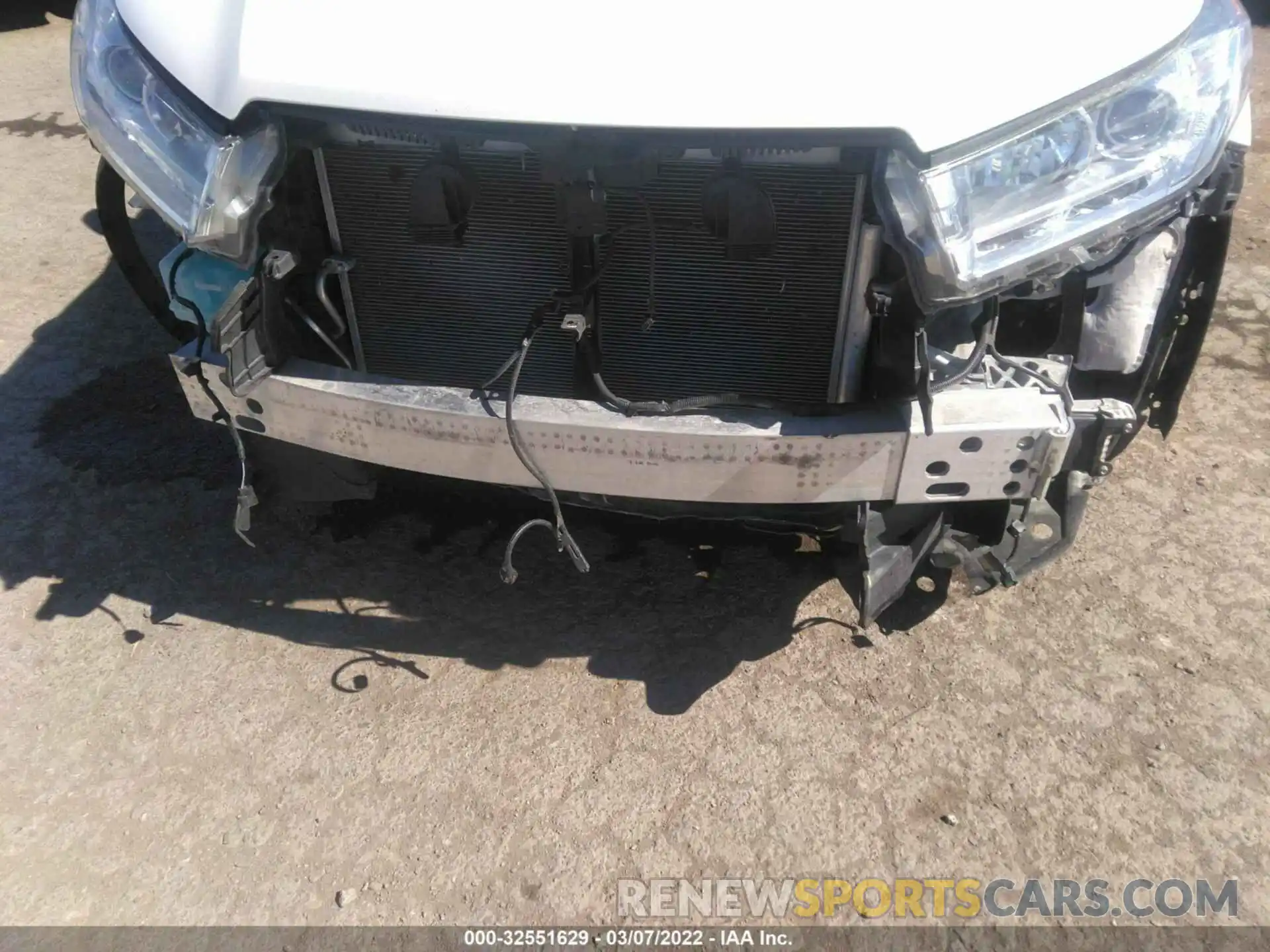 6 Photograph of a damaged car 5TDZZRFHXKS354218 TOYOTA HIGHLANDER 2019