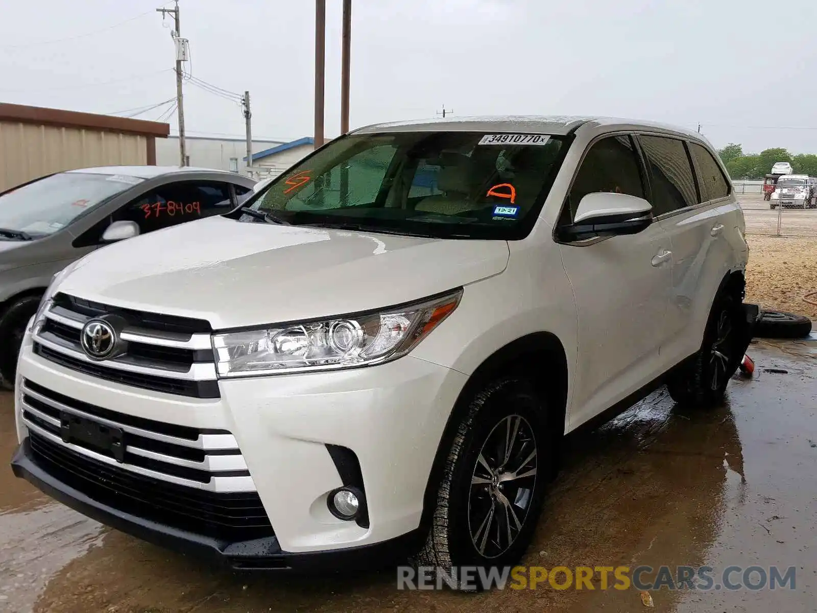 2 Photograph of a damaged car 5TDZZRFHXKS355286 TOYOTA HIGHLANDER 2019