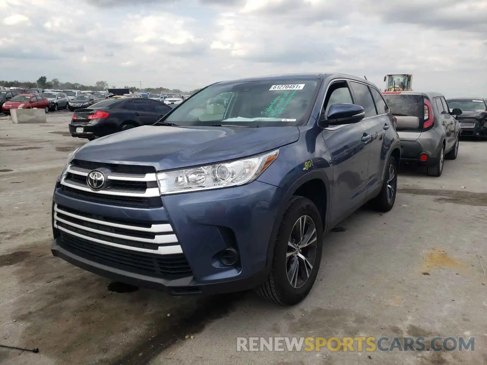 2 Photograph of a damaged car 5TDZZRFHXKS358883 TOYOTA HIGHLANDER 2019