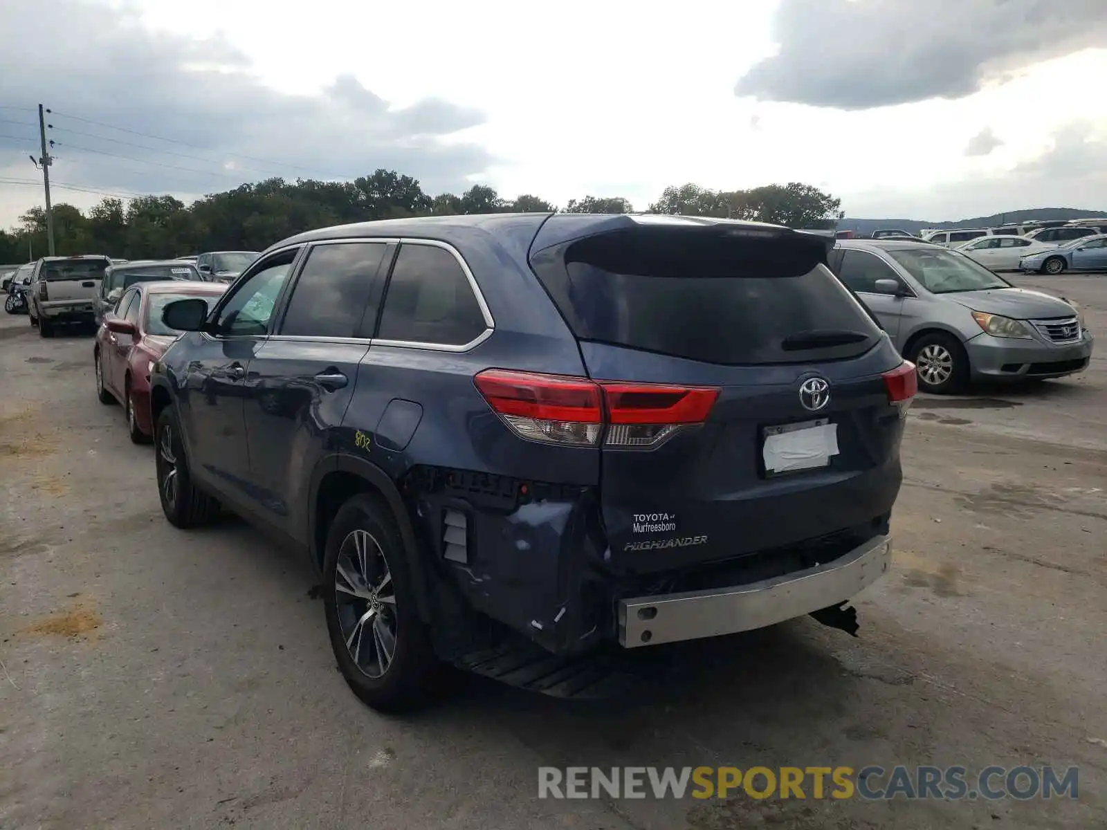 3 Photograph of a damaged car 5TDZZRFHXKS358883 TOYOTA HIGHLANDER 2019