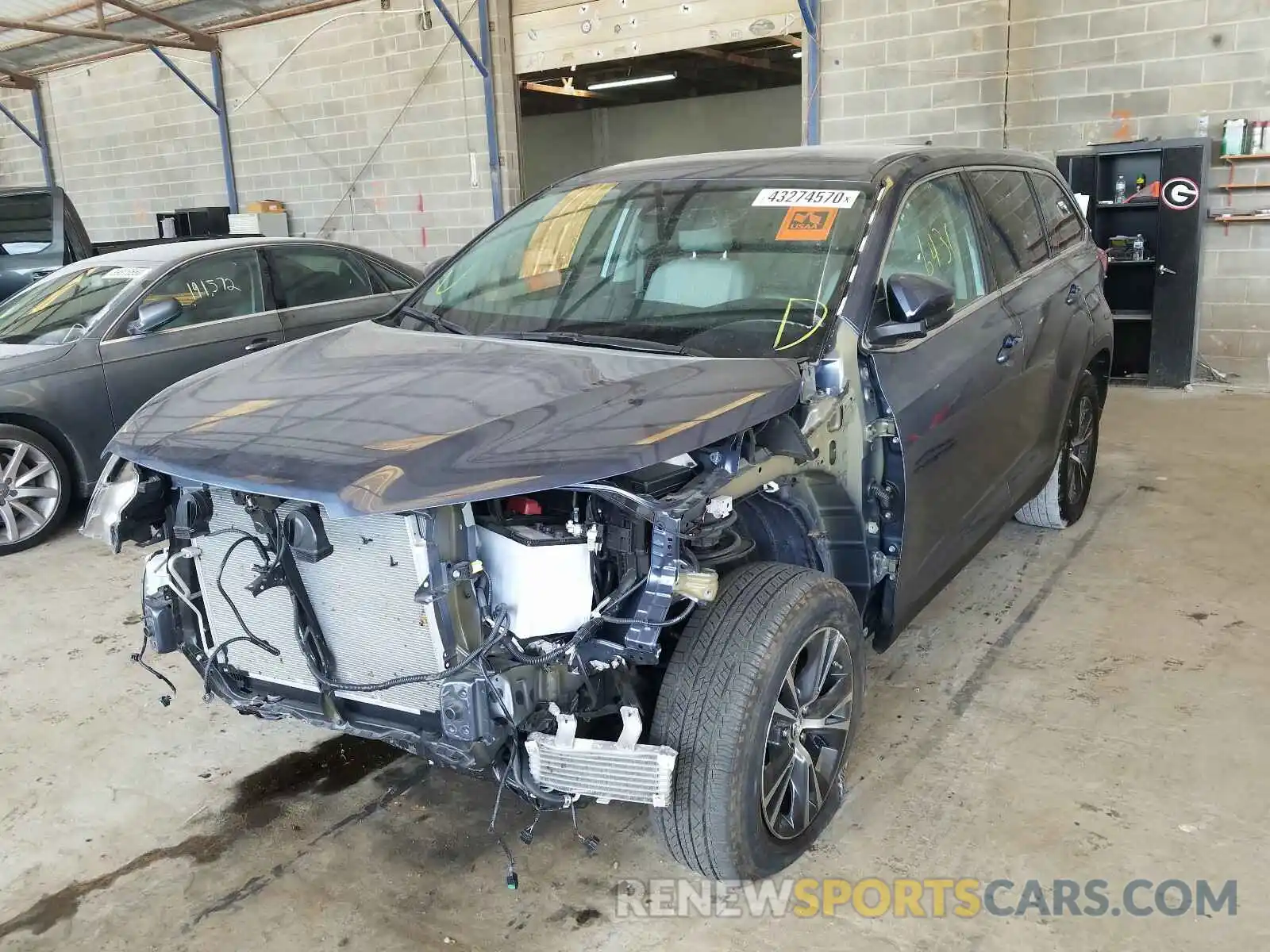 2 Photograph of a damaged car 5TDZZRFHXKS363971 TOYOTA HIGHLANDER 2019