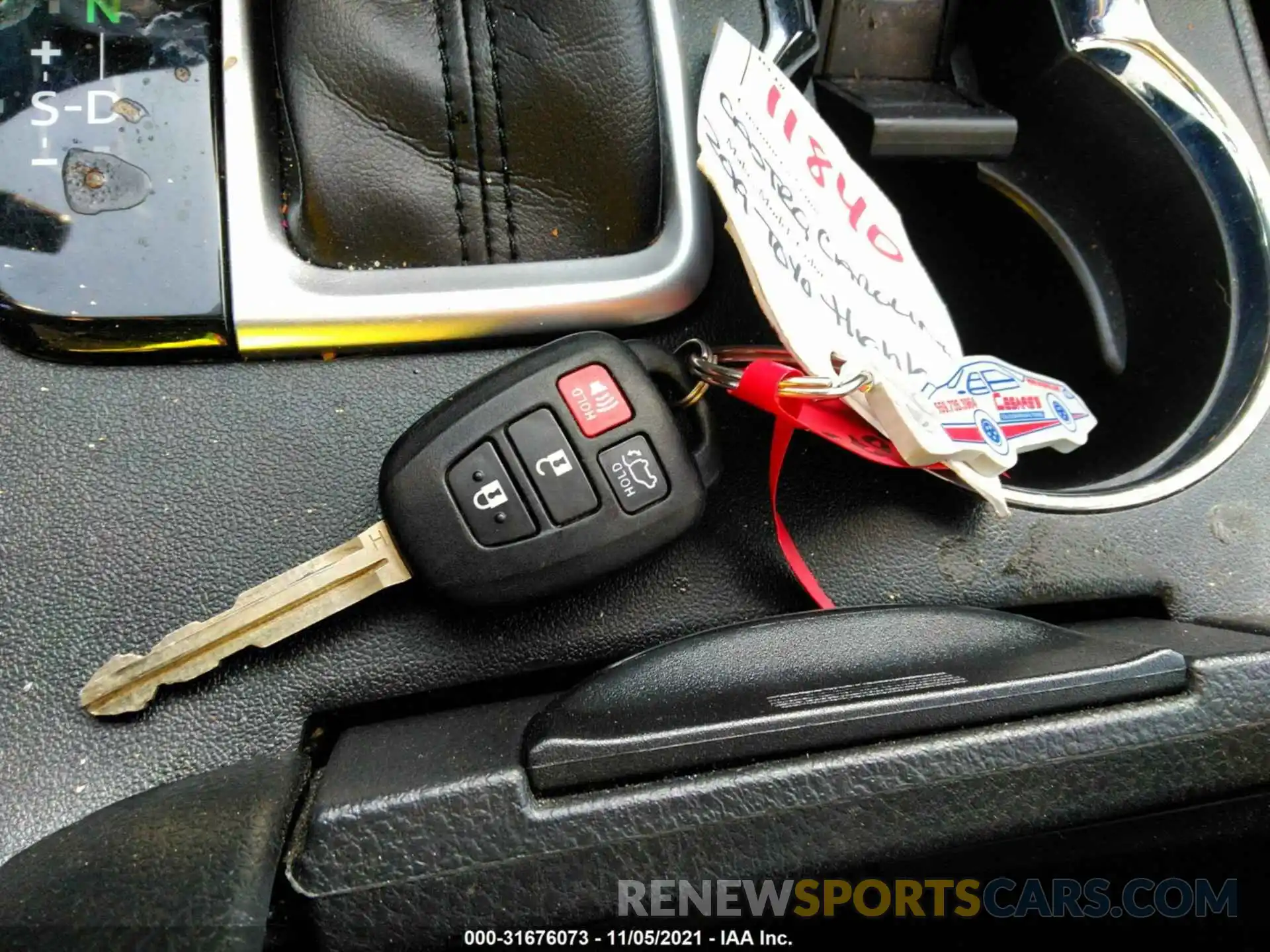 11 Photograph of a damaged car 5TDZZRFHXKS364411 TOYOTA HIGHLANDER 2019