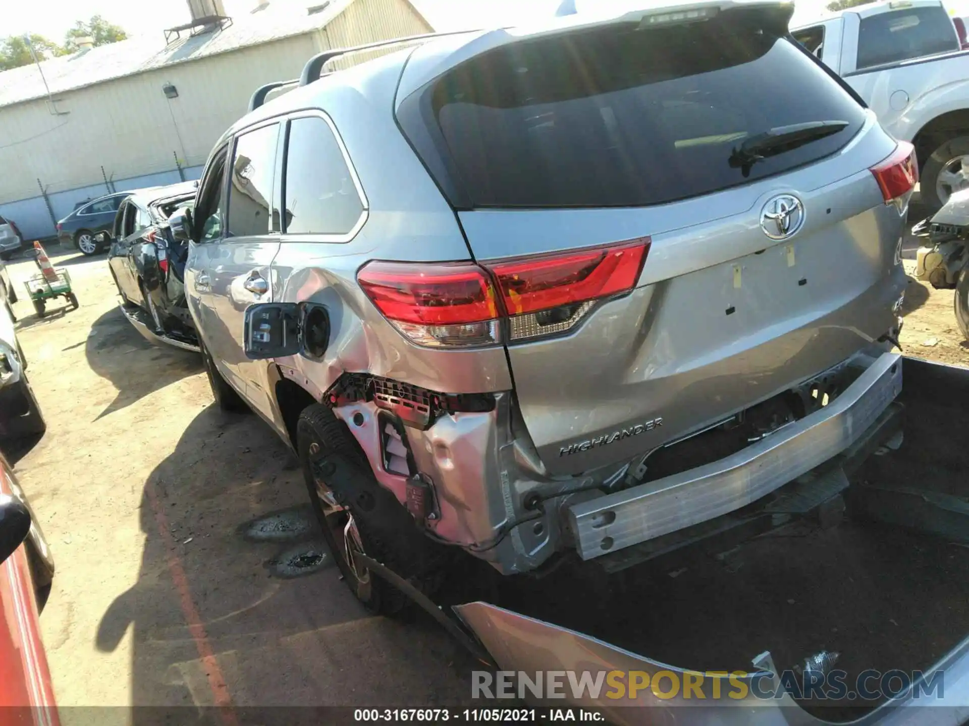 3 Photograph of a damaged car 5TDZZRFHXKS364411 TOYOTA HIGHLANDER 2019