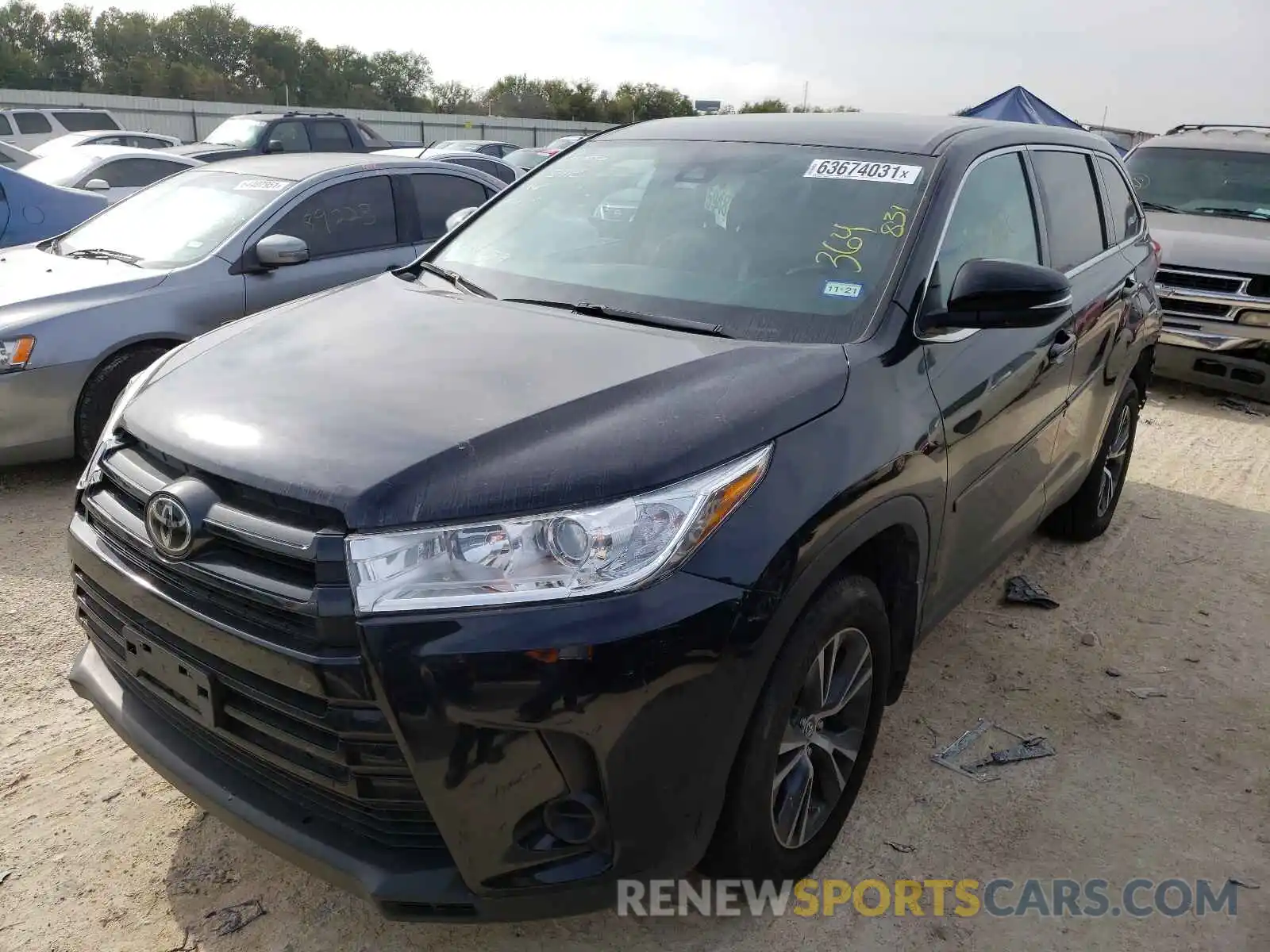 2 Photograph of a damaged car 5TDZZRFHXKS364831 TOYOTA HIGHLANDER 2019